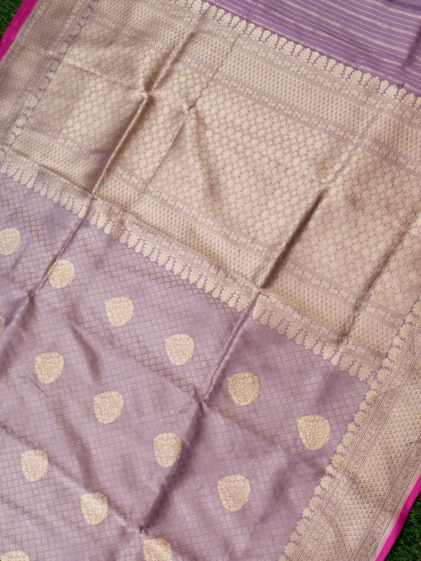 Handloom Banarasi Katan Silk Zari Tanchoi Saree with Kadwa Boota - Khinkhwab