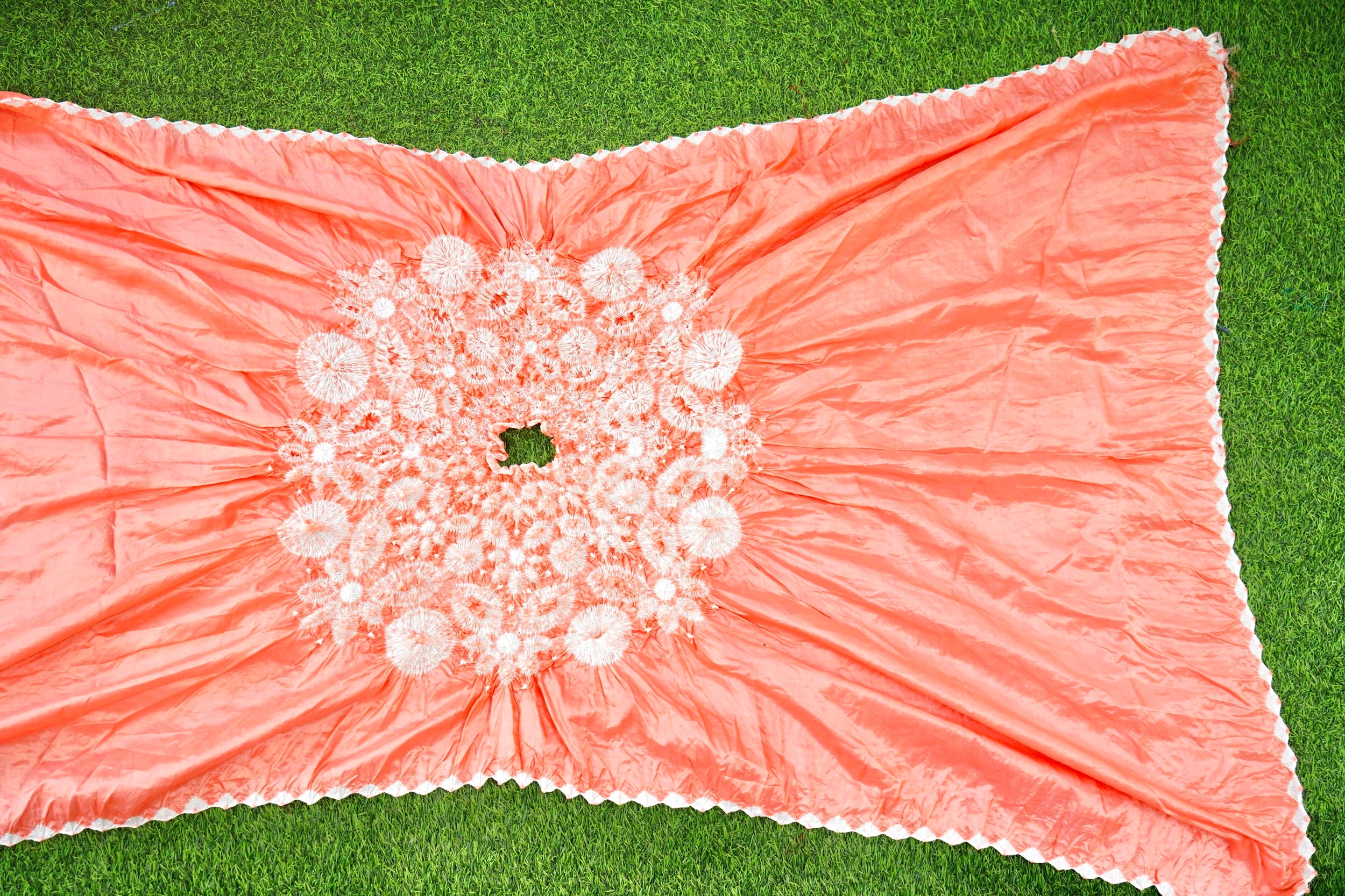 Handwoven Pure Silk Maharani Bandhani Hands Free Saree