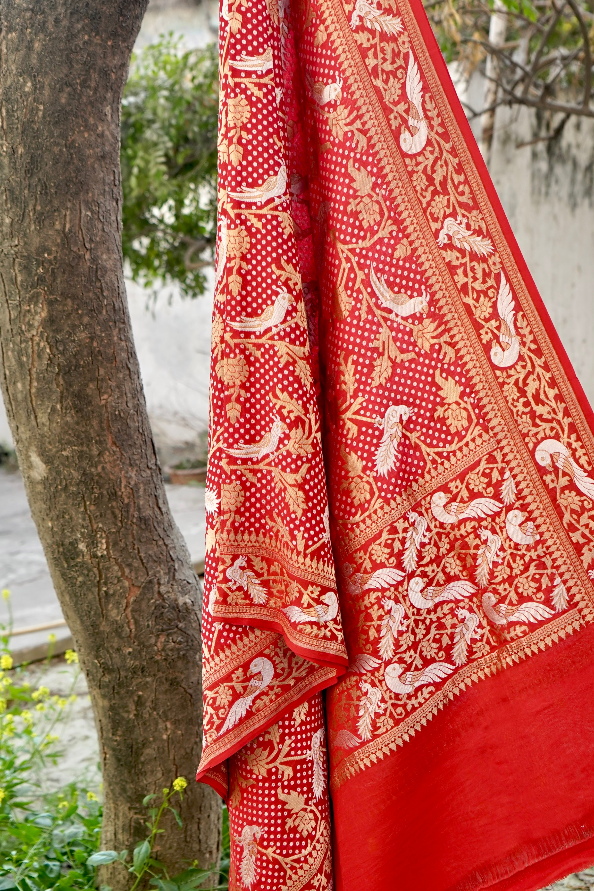 Banarasi Georgette Birds Dupatta with Woven Dots - Khinkhwab