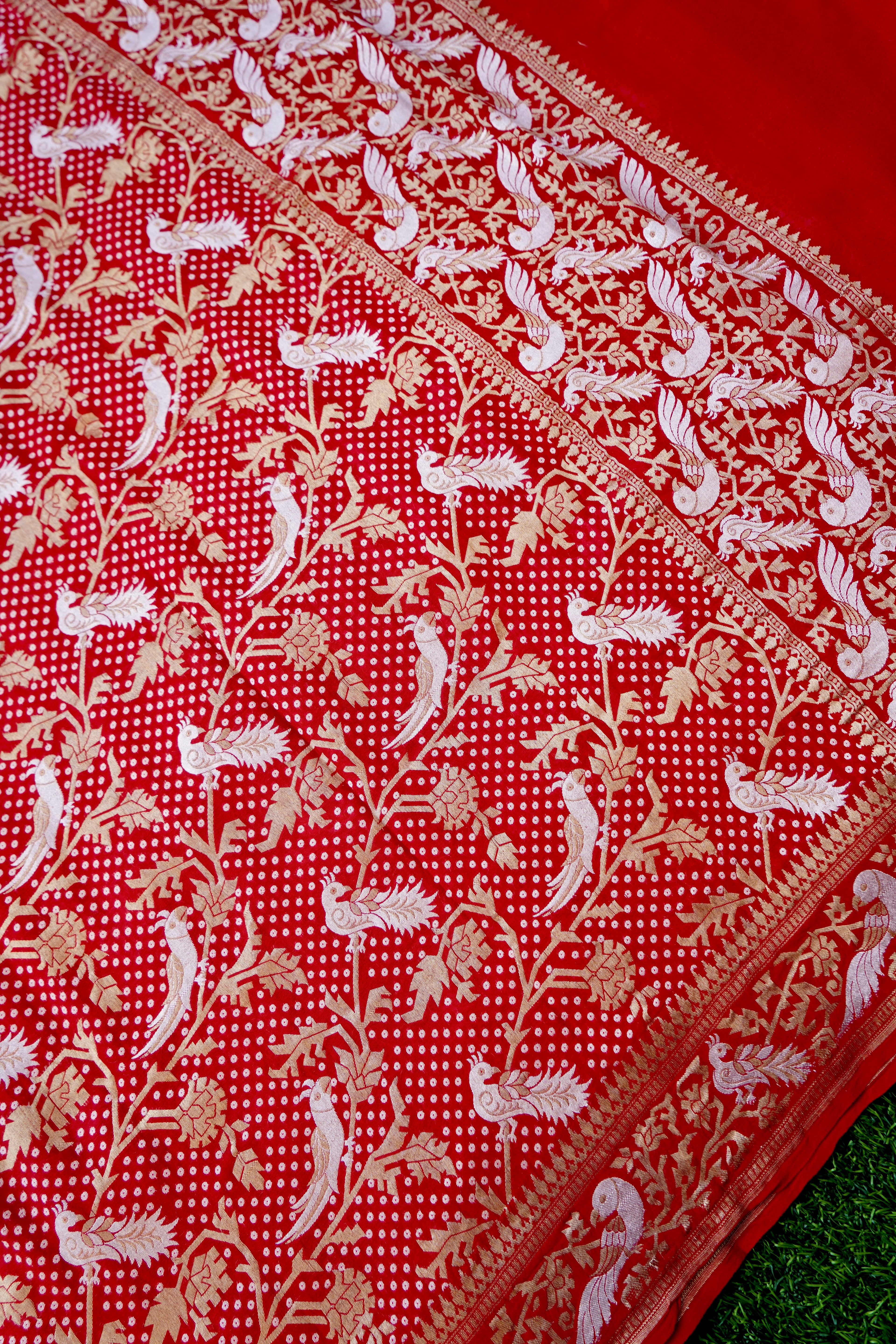 Banarasi Georgette Birds Dupatta with Woven Dots - Khinkhwab