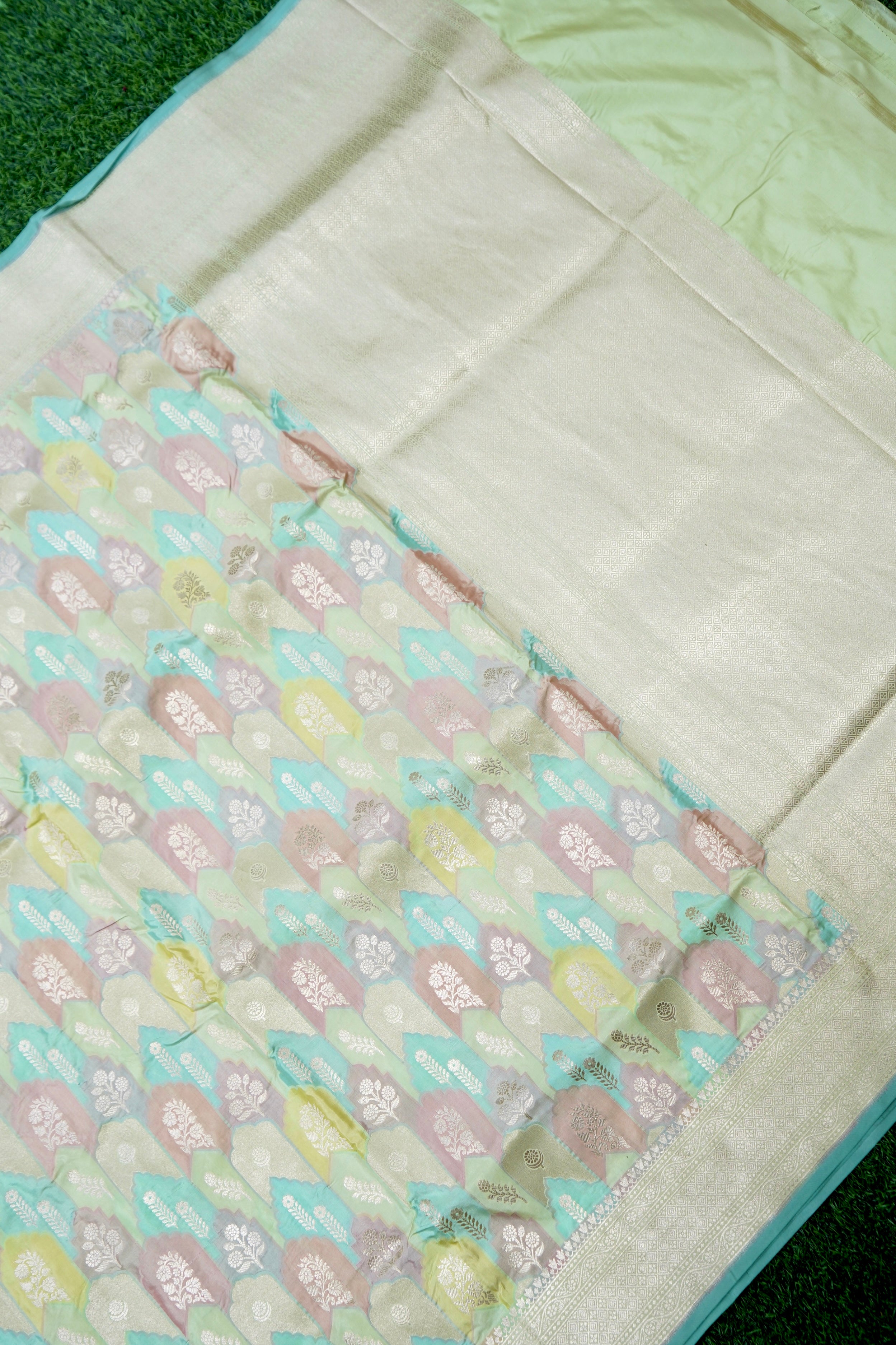 Handwoven Banarasi Katan Silk Rangkat Saree in Pista Green