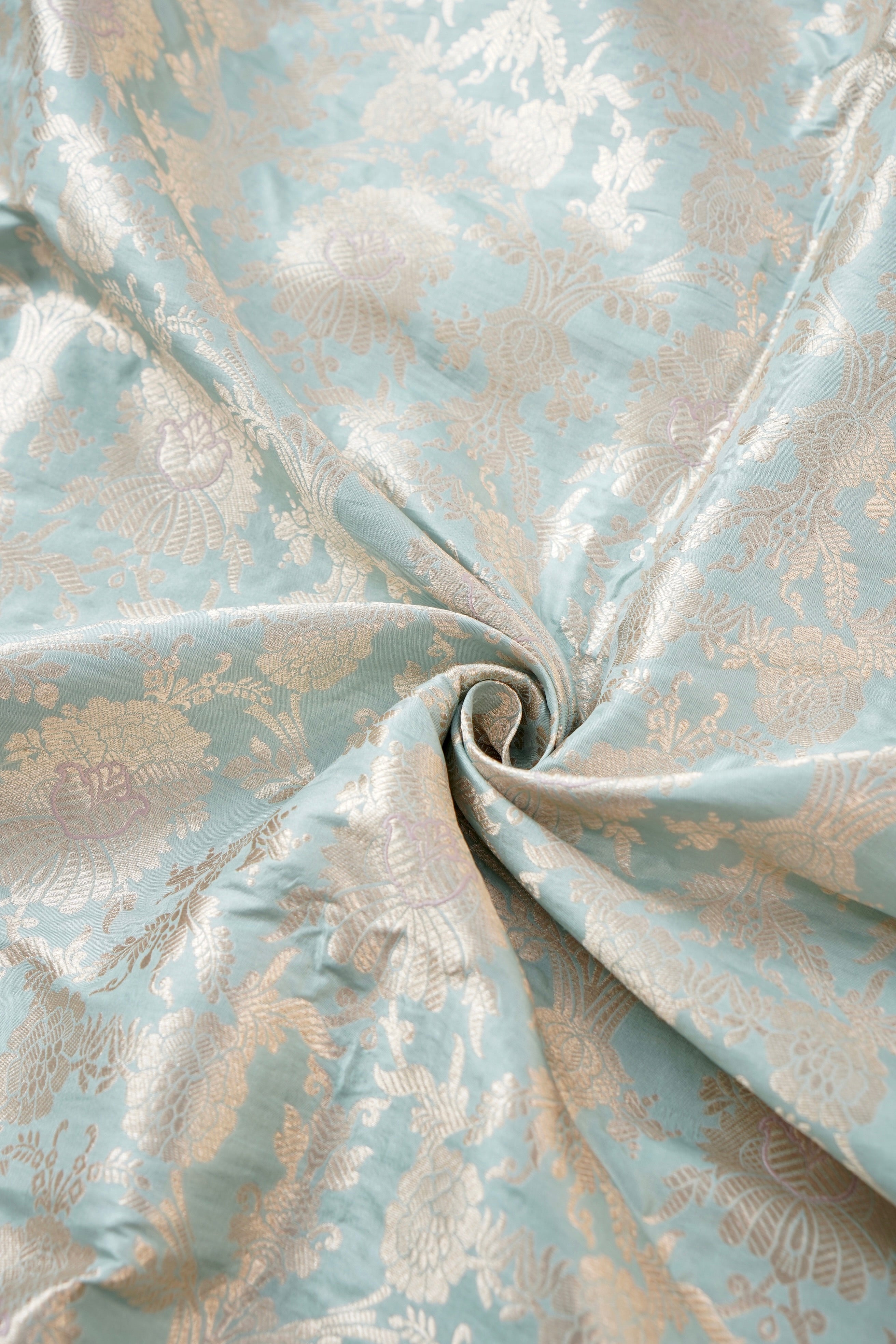 Pure Brocade Banarasi Mehraab Boota Fabric