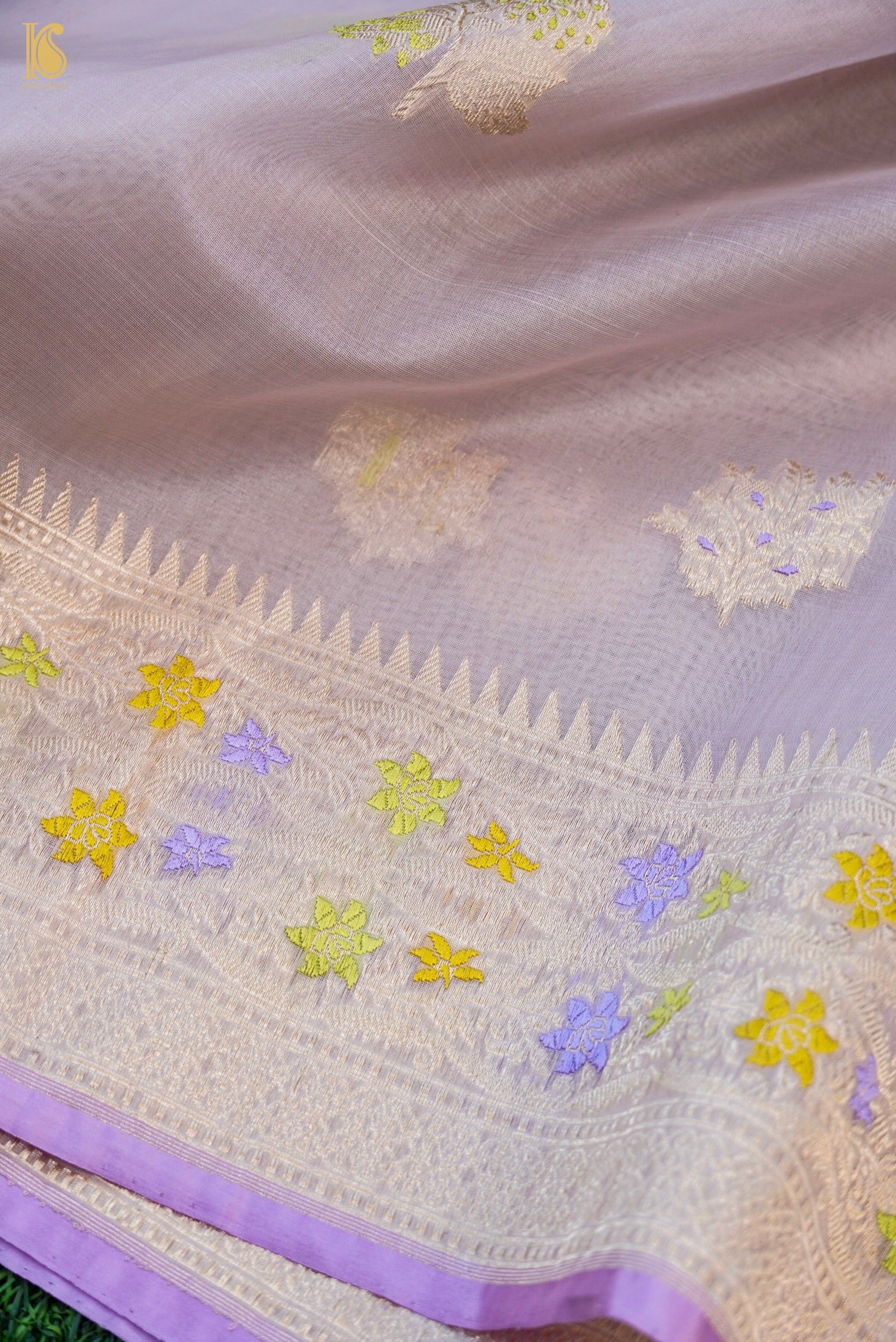 Handloom Banarasi Kora Silk Kadhua Saree