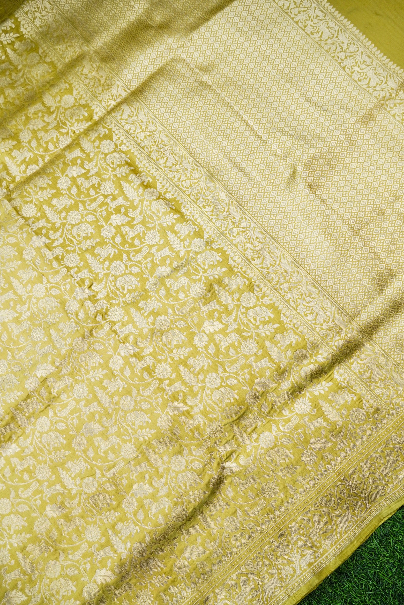 Handwoven Katan Silk Banarasi Shikargah Saree