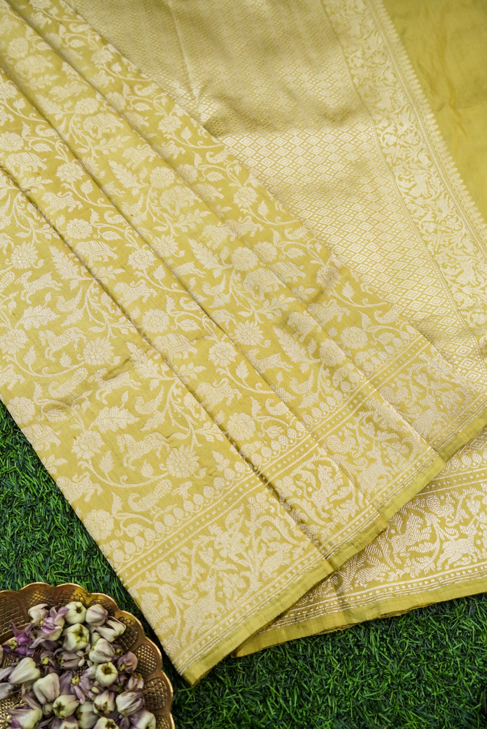 Handwoven Katan Silk Banarasi Shikargah Saree