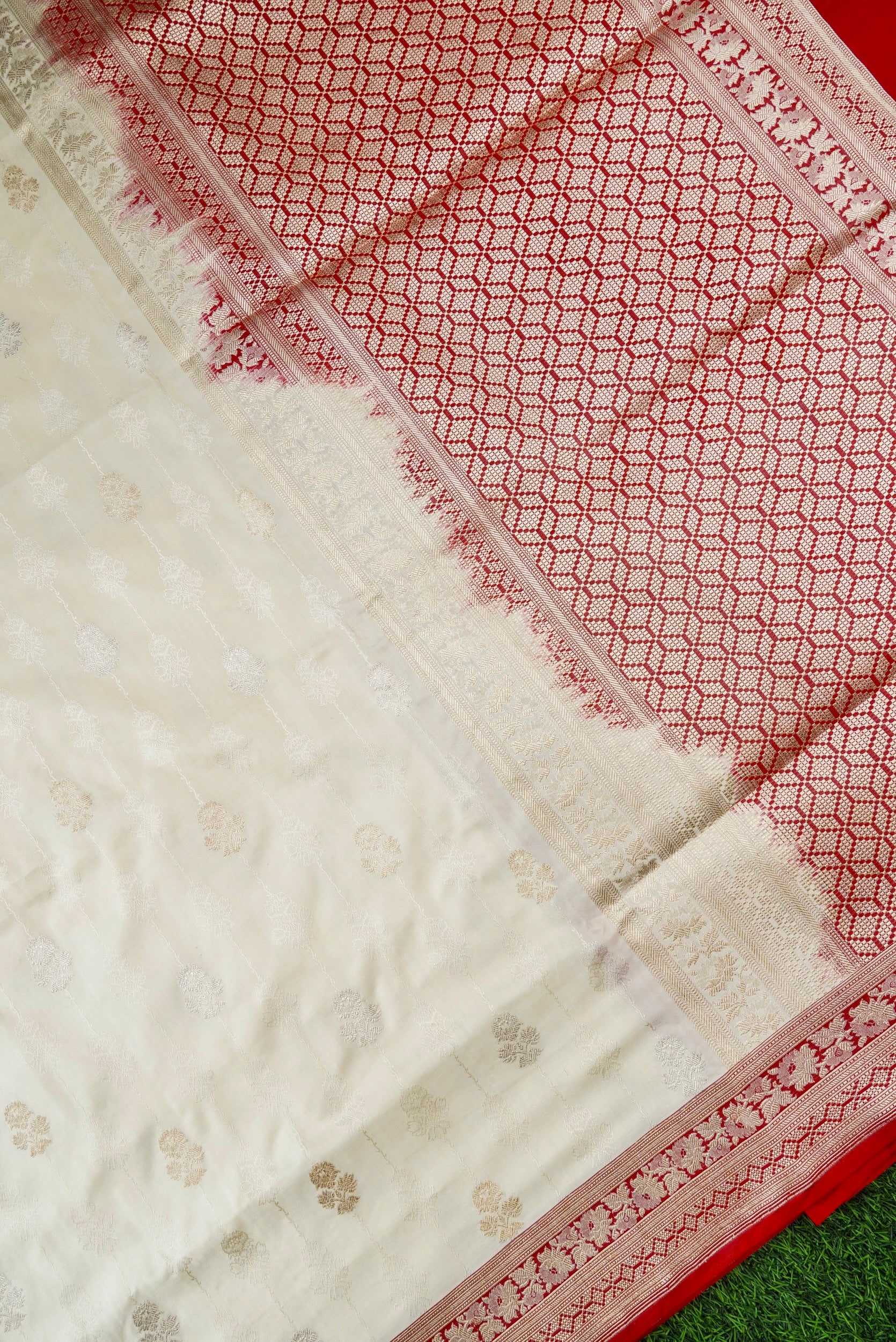 Handloom Banarasi Silk Tanchoi Kadwa Saree