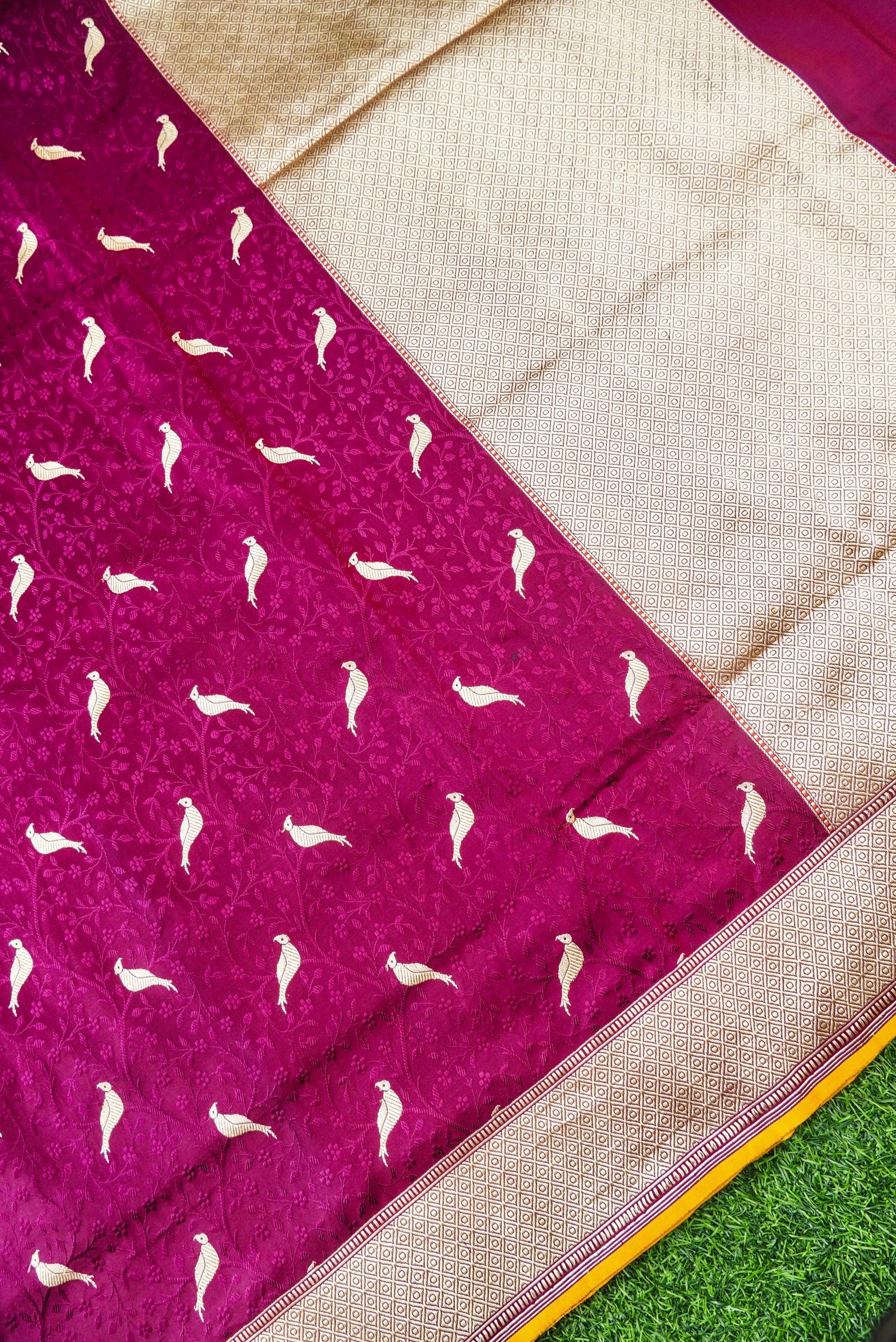 Handloom Banarasi Silk Tanchoi Kadwa Saree