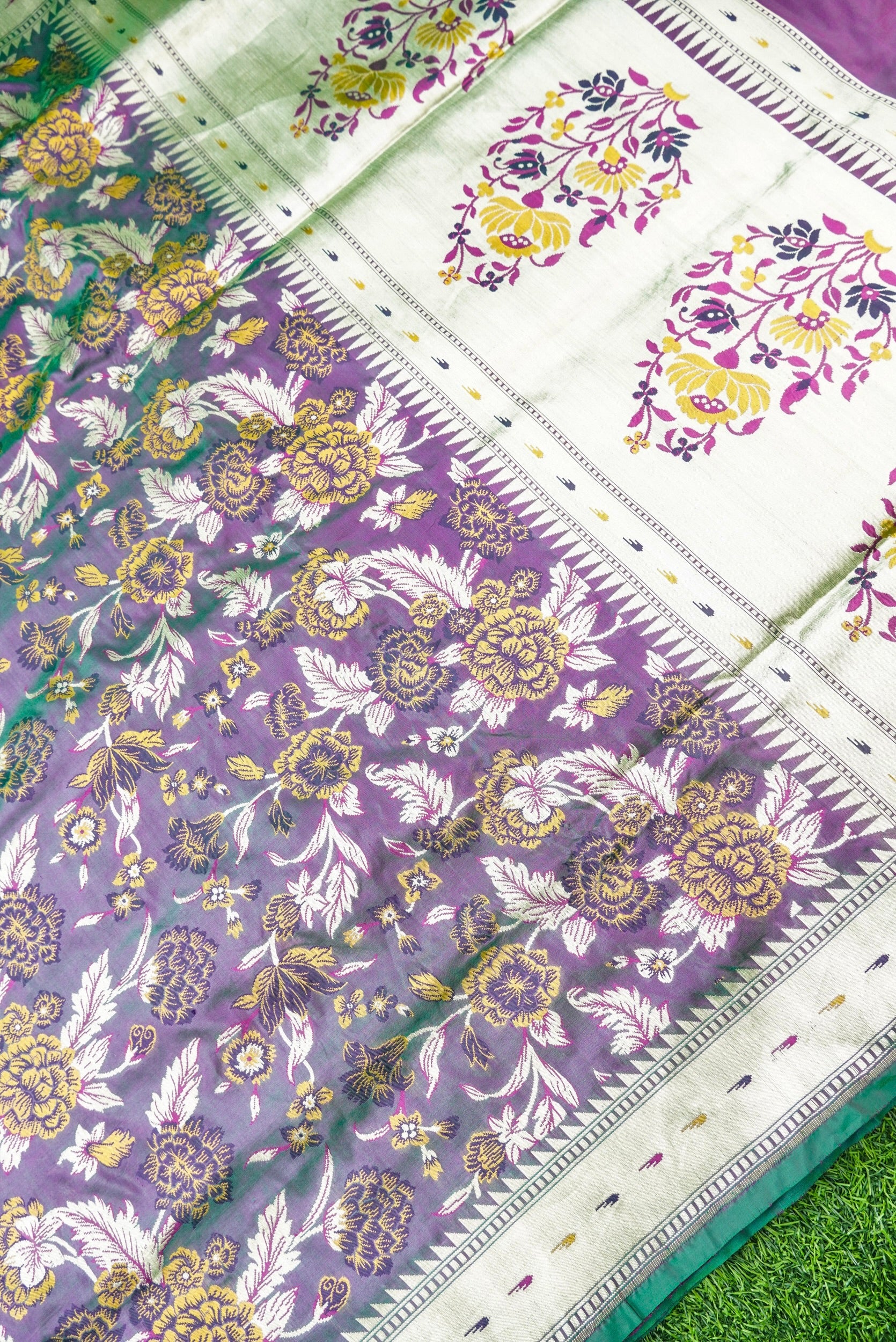 Handloom Banarasi Silk Kinkhab Saree