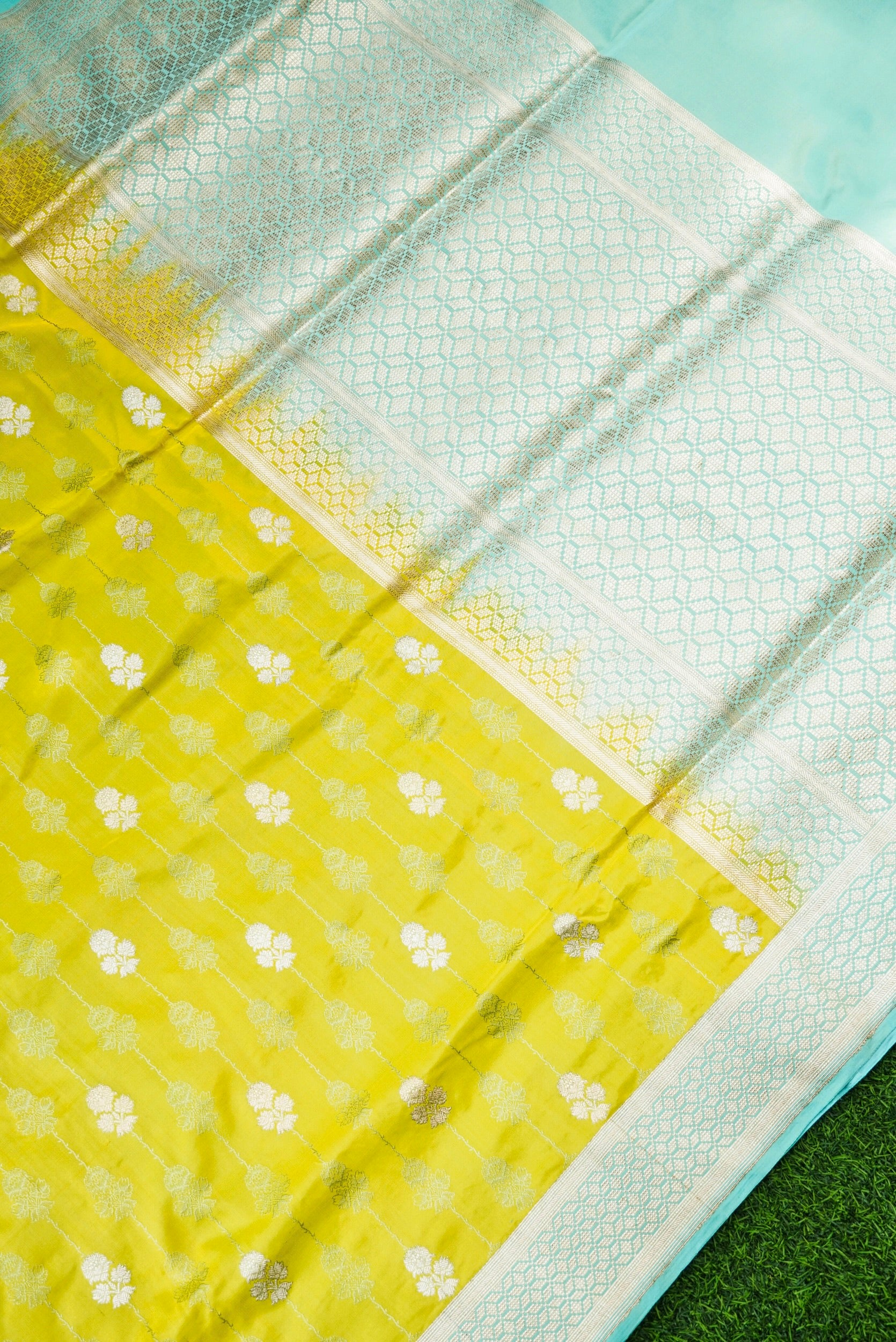 Handloom Banarasi Silk Tanchoi Kadwa Saree