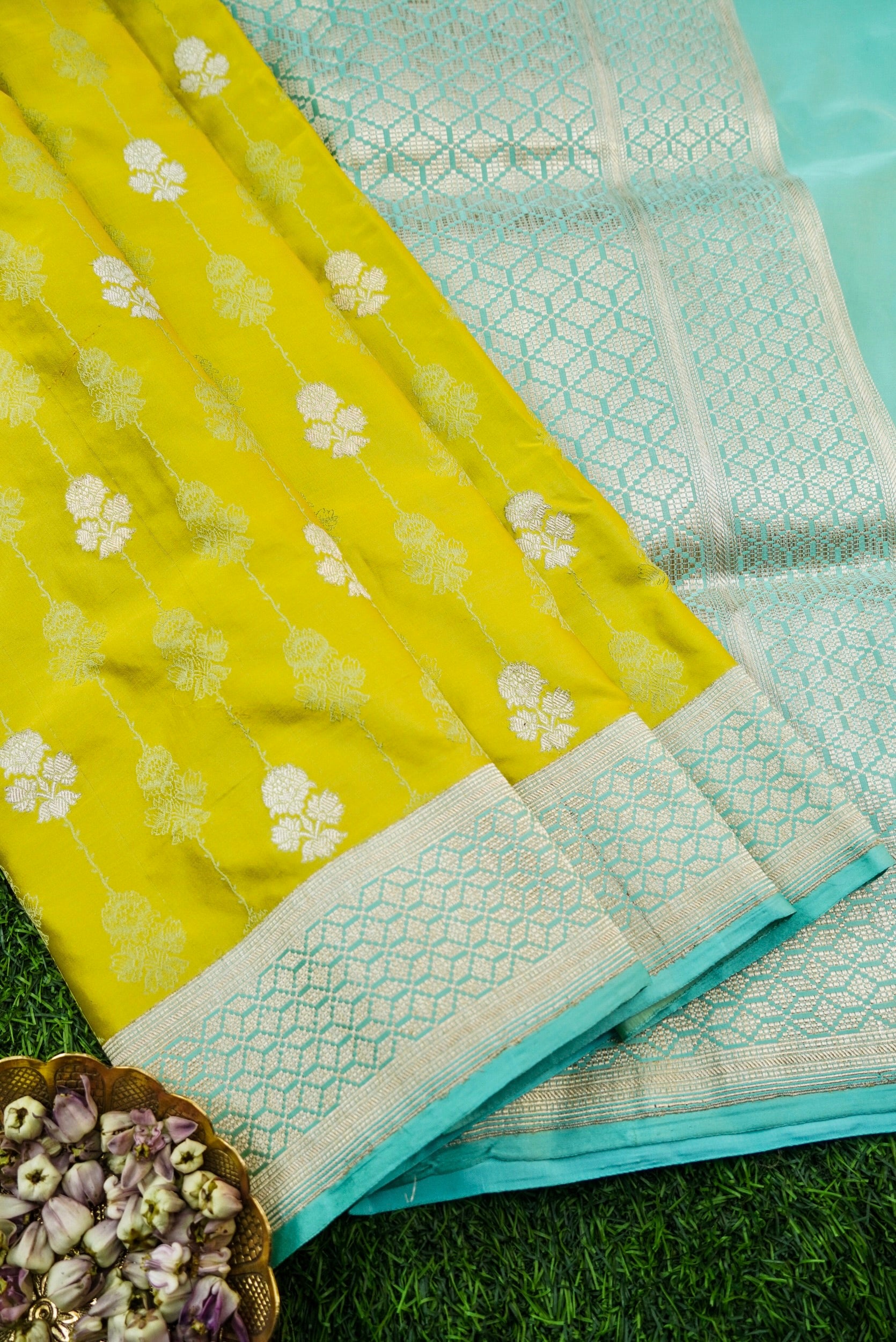 Handloom Banarasi Silk Tanchoi Kadwa Saree