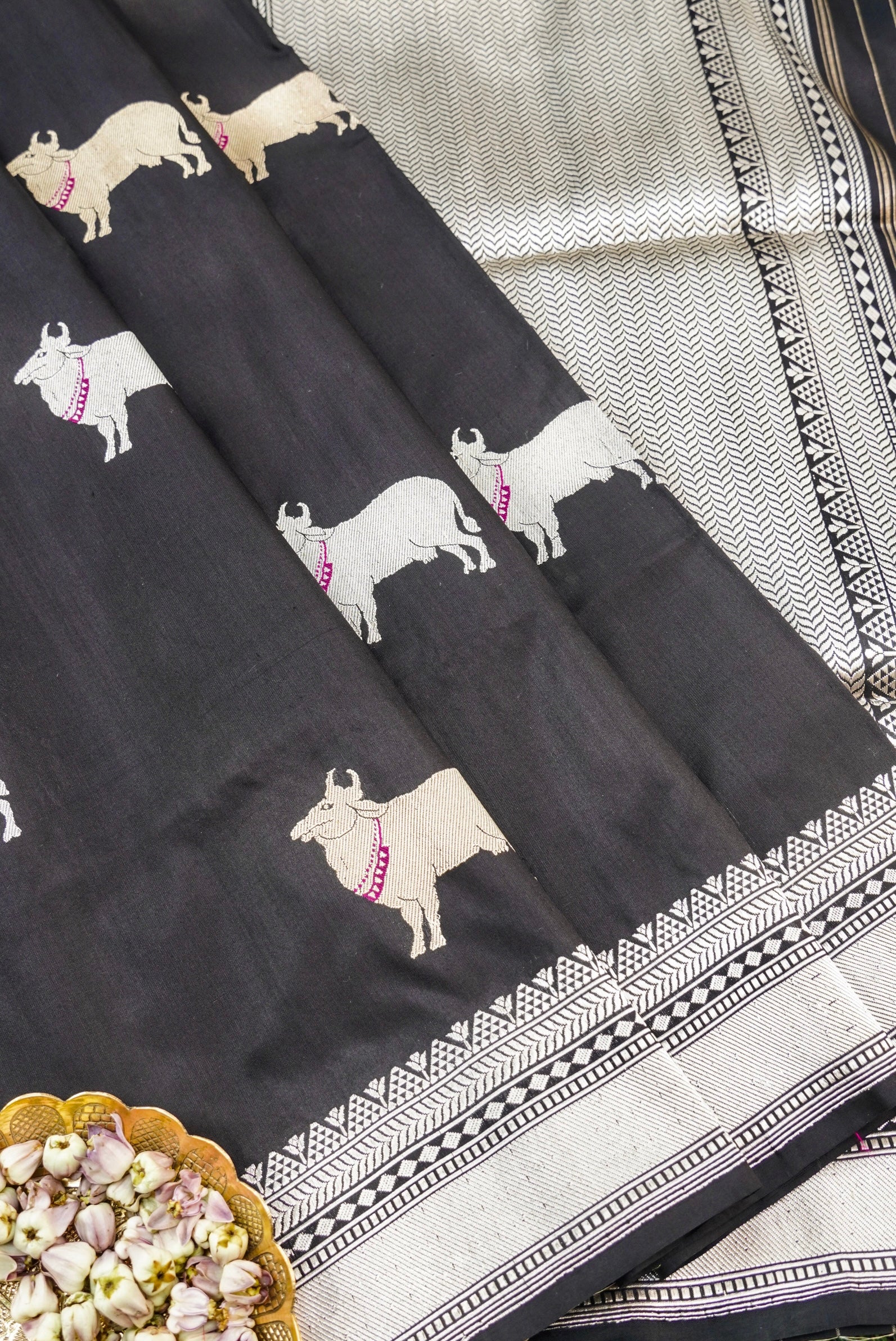 Handloom Banarasi Katan Silk Kadwa Cow Saree