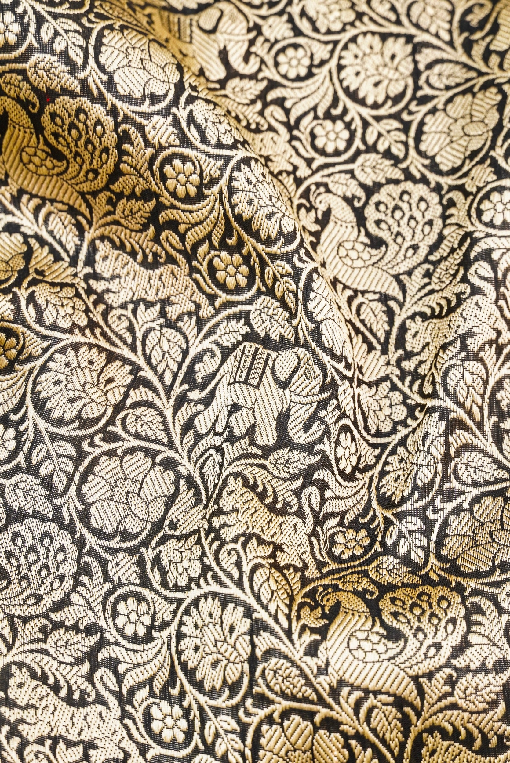 Handloom Banarasi Katan Silk Shikargah Dupatta