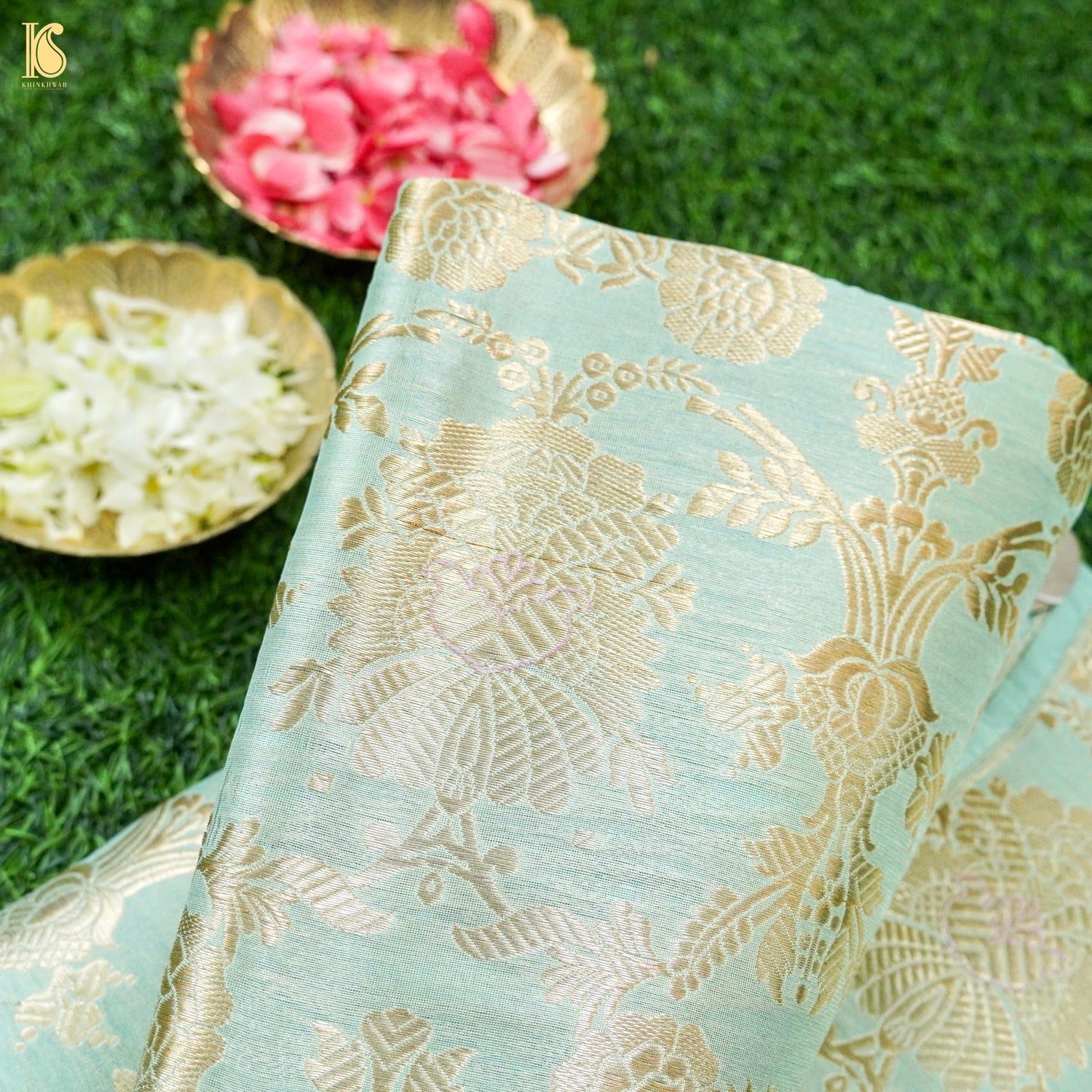Pure Brocade Banarasi Mehraab Boota Fabric