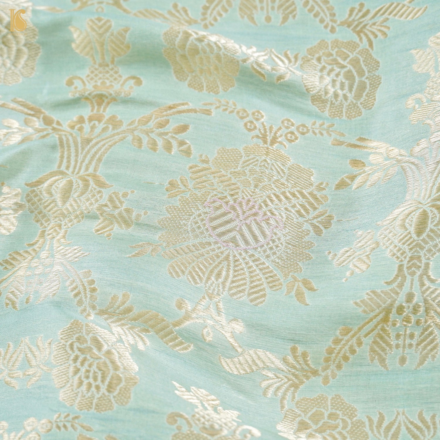 Pure Brocade Banarasi Mehraab Boota Fabric