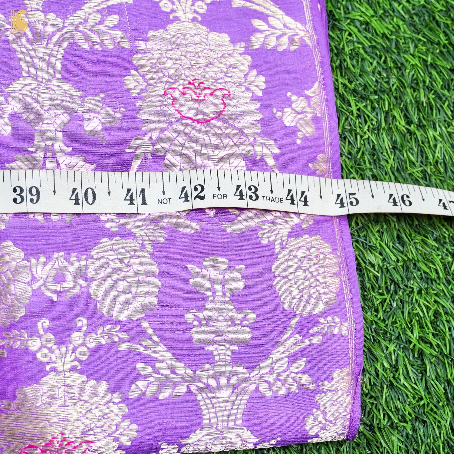 Pure Brocade Banarasi Mehraab Boota Fabric