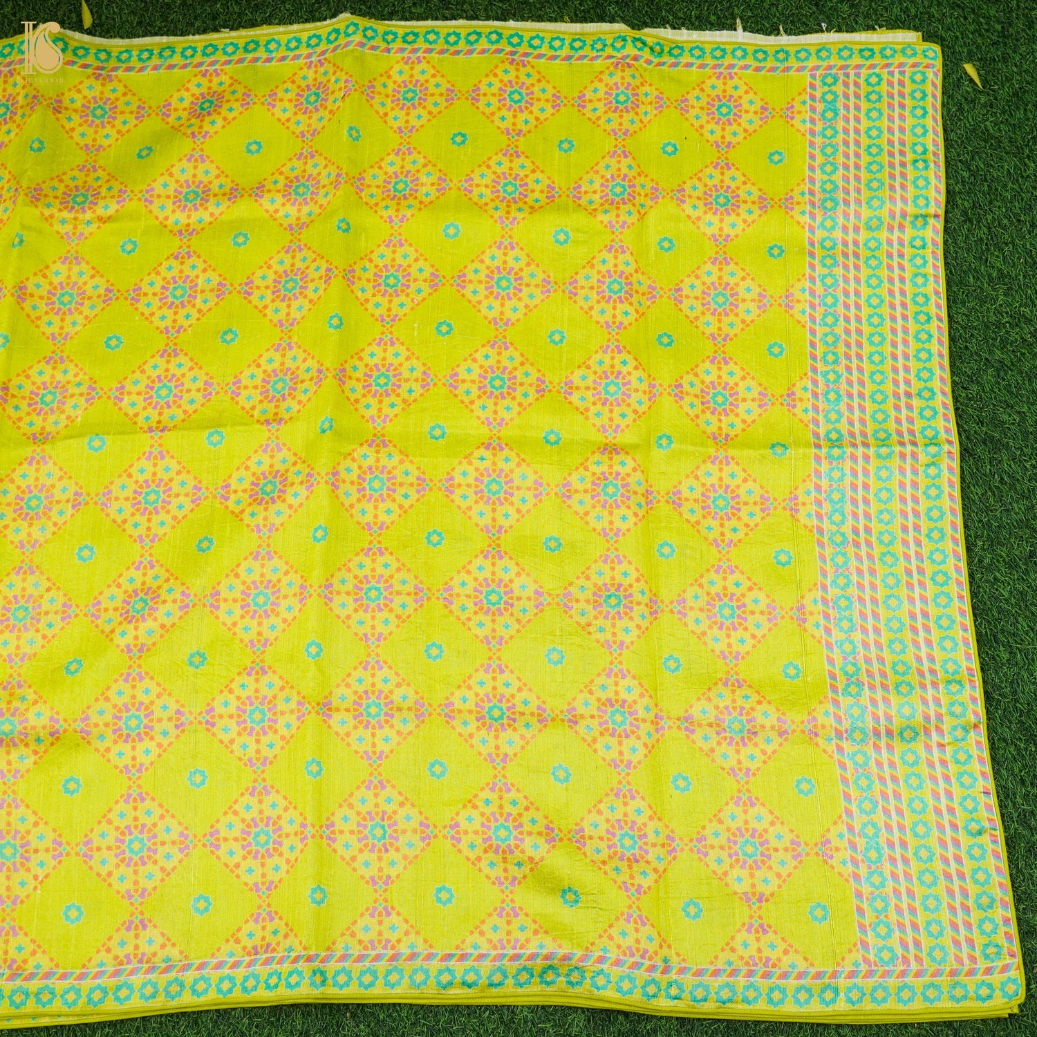 NILUFER -Bird Flower Green Pure Raw Silk Print Saree - Khinkhwab