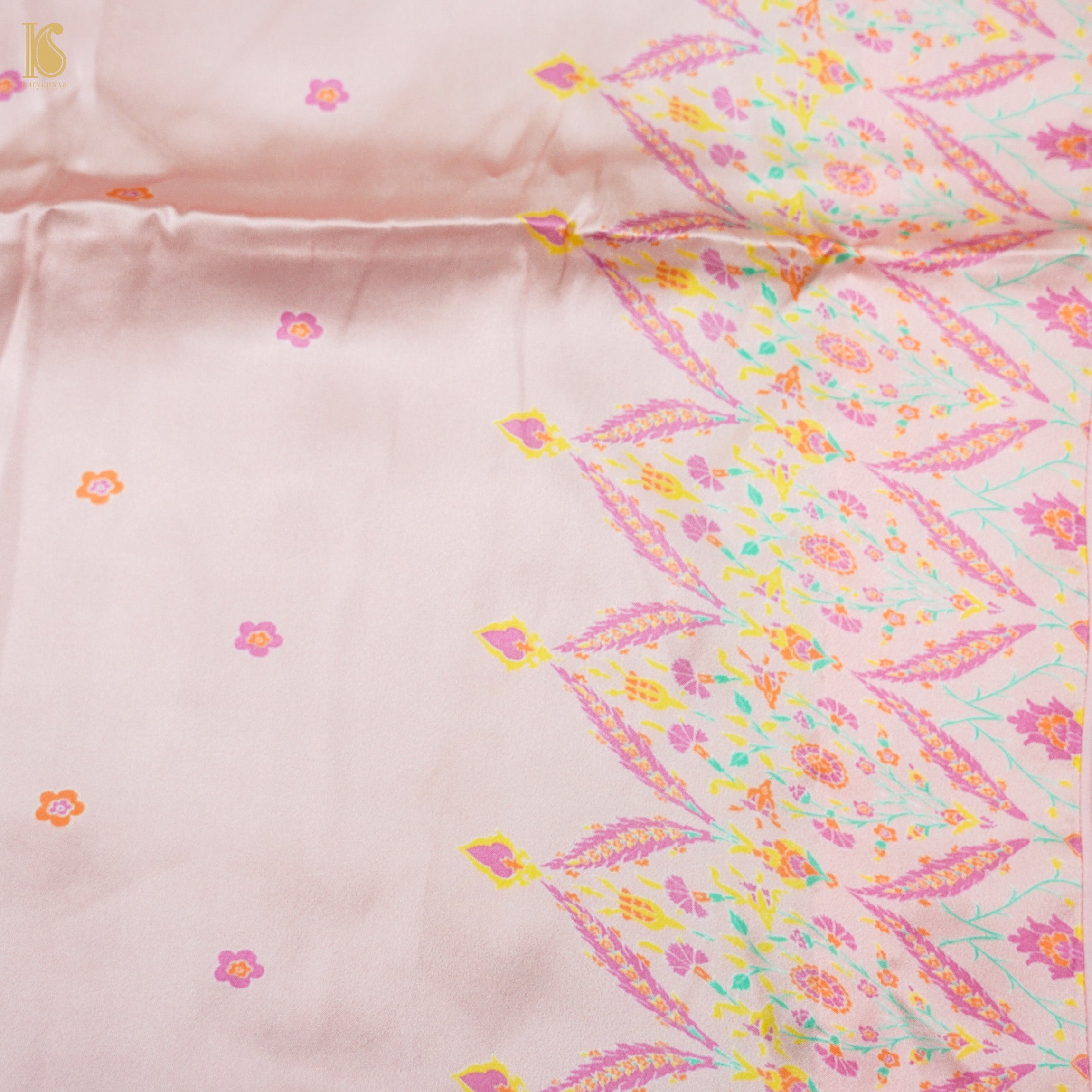 NERGİS - Vanilla Ice Pink Pure Sateen Silk Print Saree - Khinkhwab