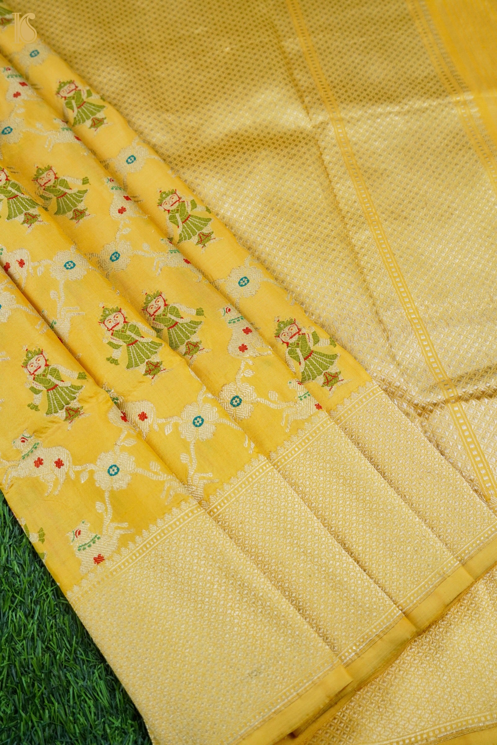 Handloom Banarasi Katan Silk Nandi Jaal Saree