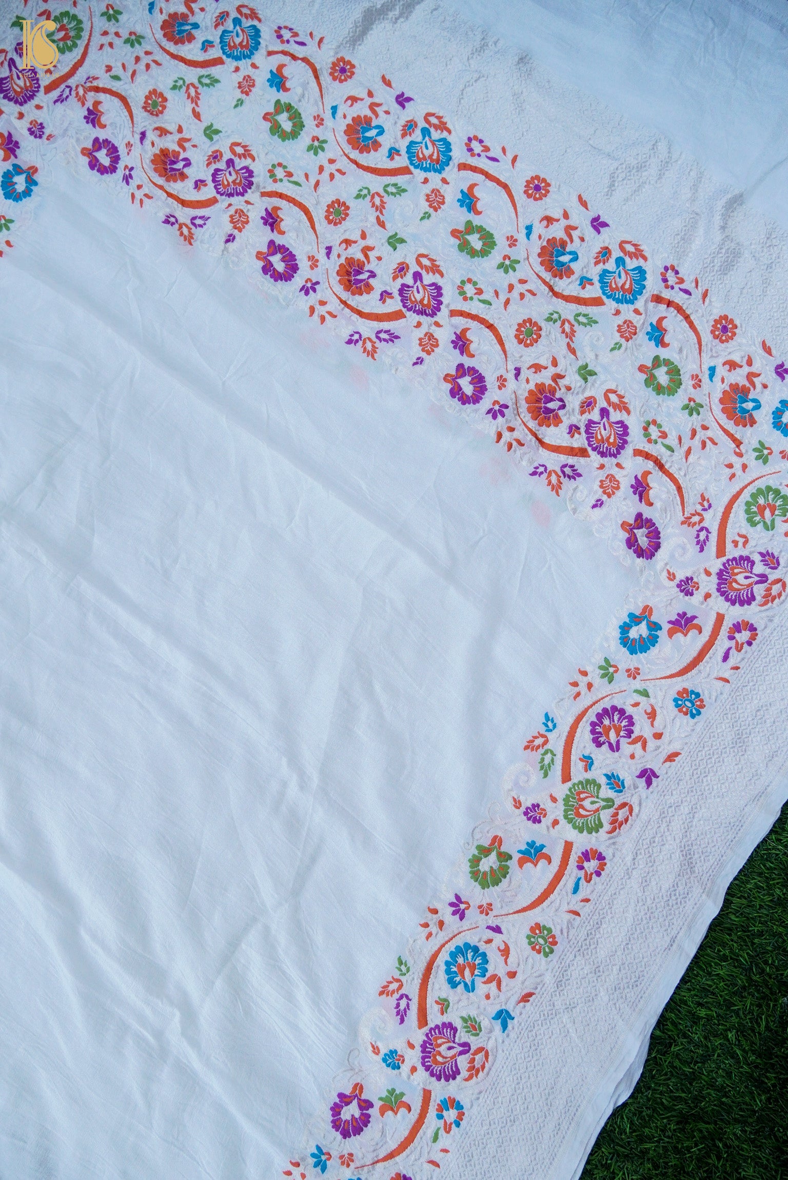 Handwoven Banarasi Georgette Dupatta with Floral Meenakari