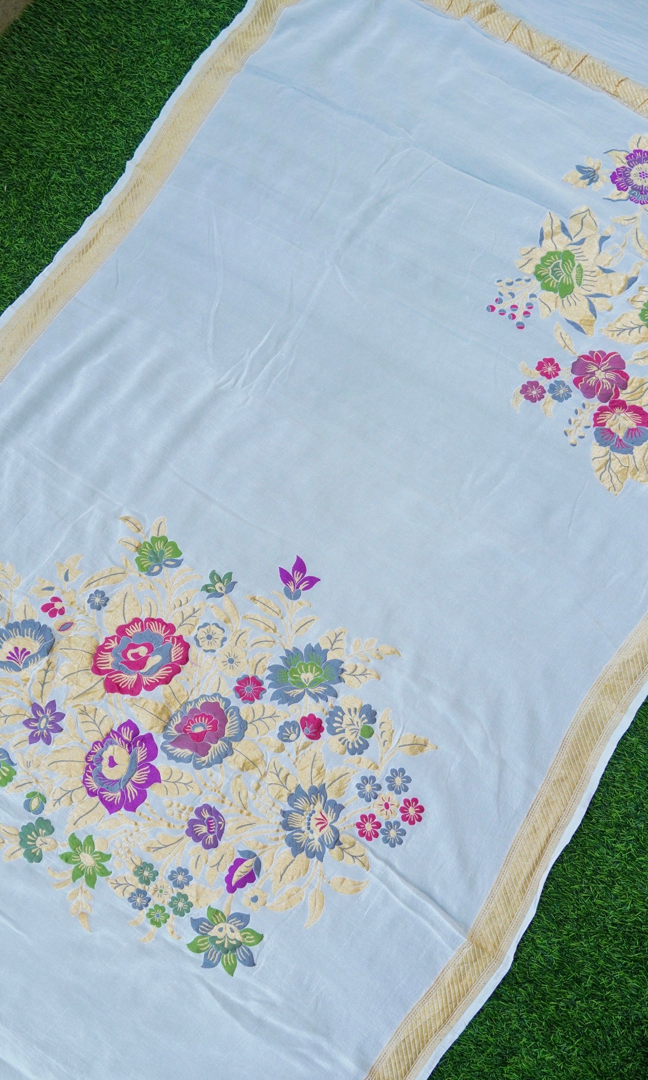 Handwoven Banarasi Georgette Dupatta with Floral Meenakari