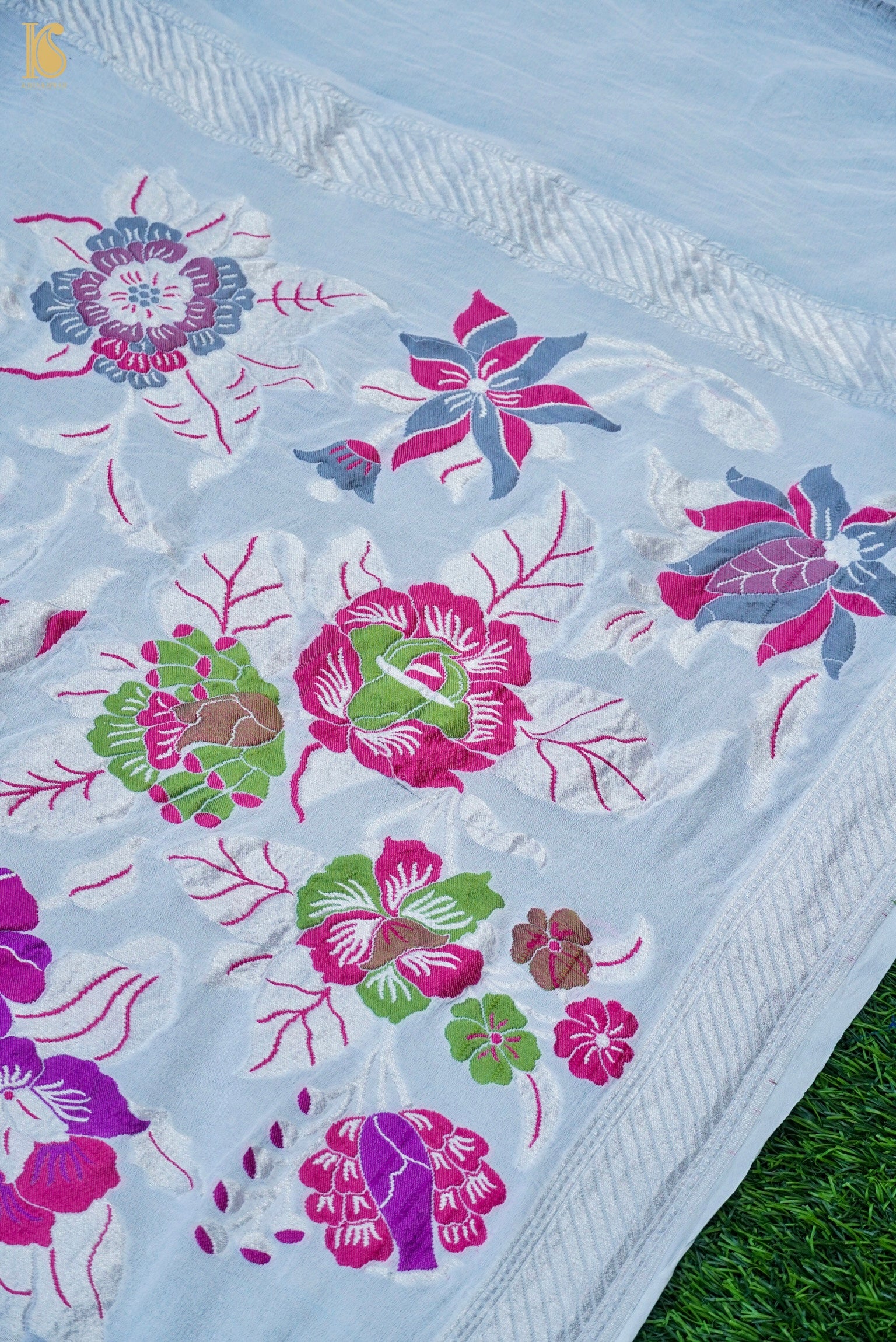 Handwoven Banarasi Georgette Dupatta with Floral Meenakari
