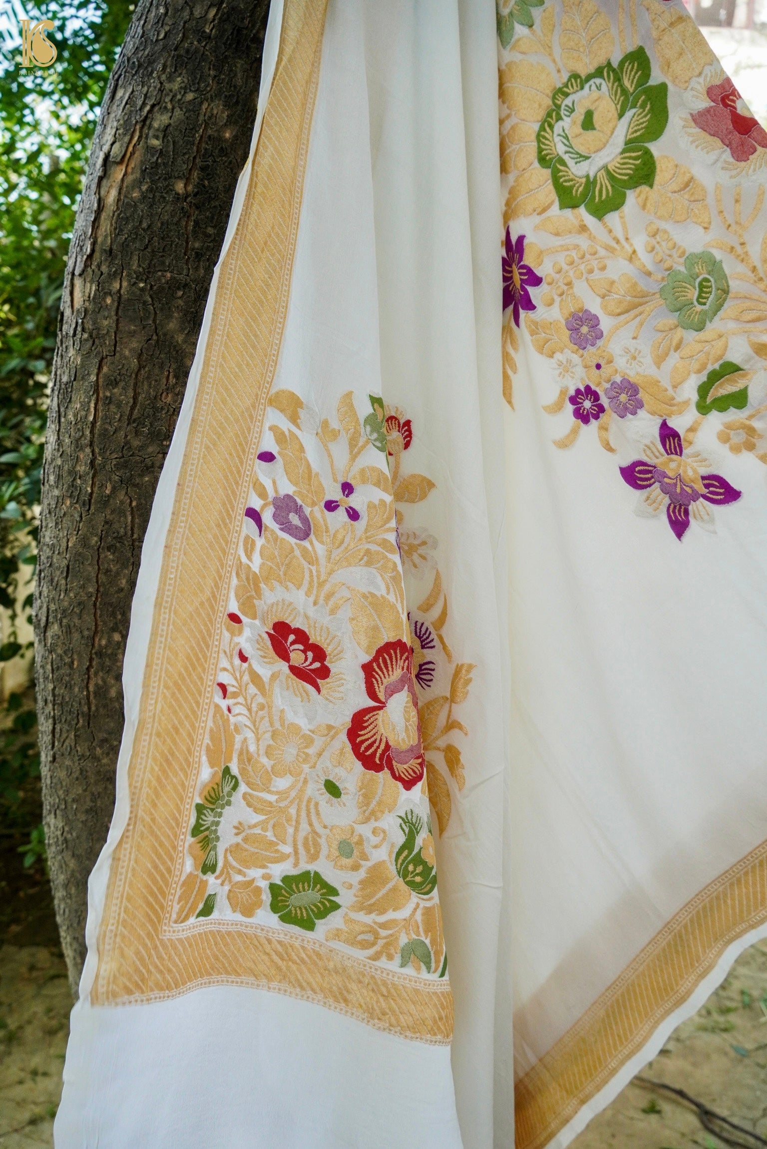 Handwoven Banarasi Georgette Dupatta with Floral Meenakari