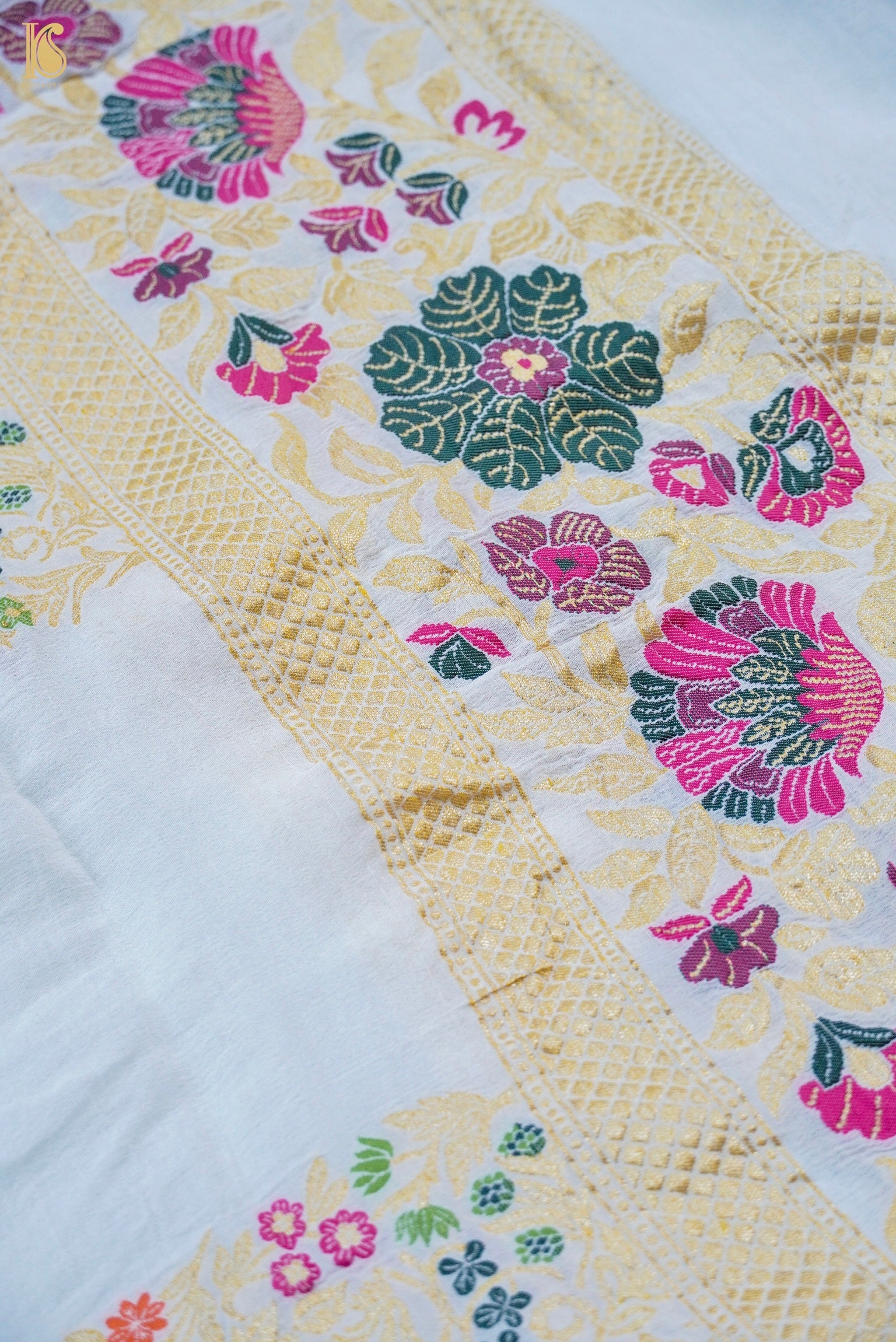 Handwoven Banarasi Georgette Dupatta with Floral Meenakari
