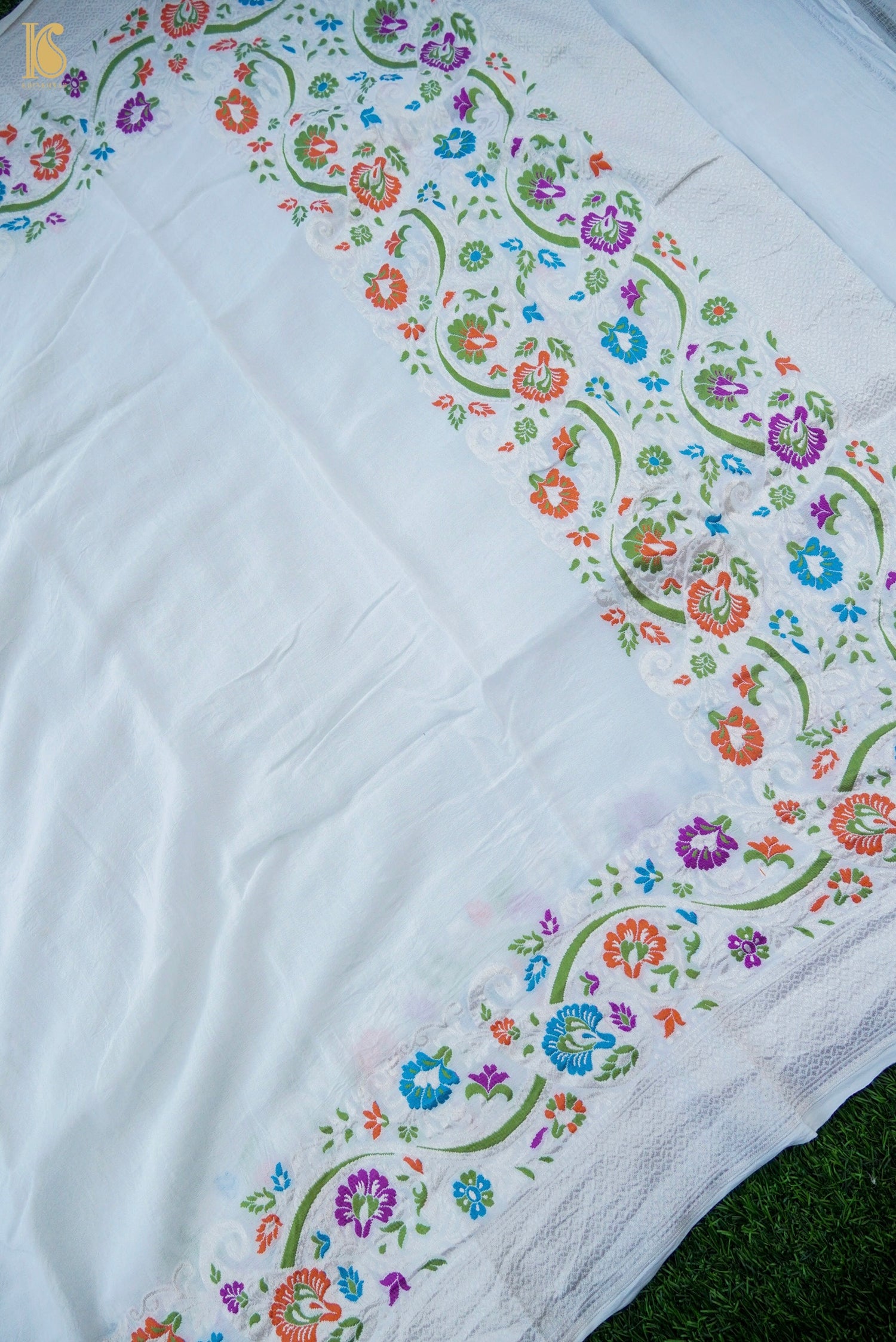 Handwoven Banarasi Georgette Dupatta with Floral Meenakari