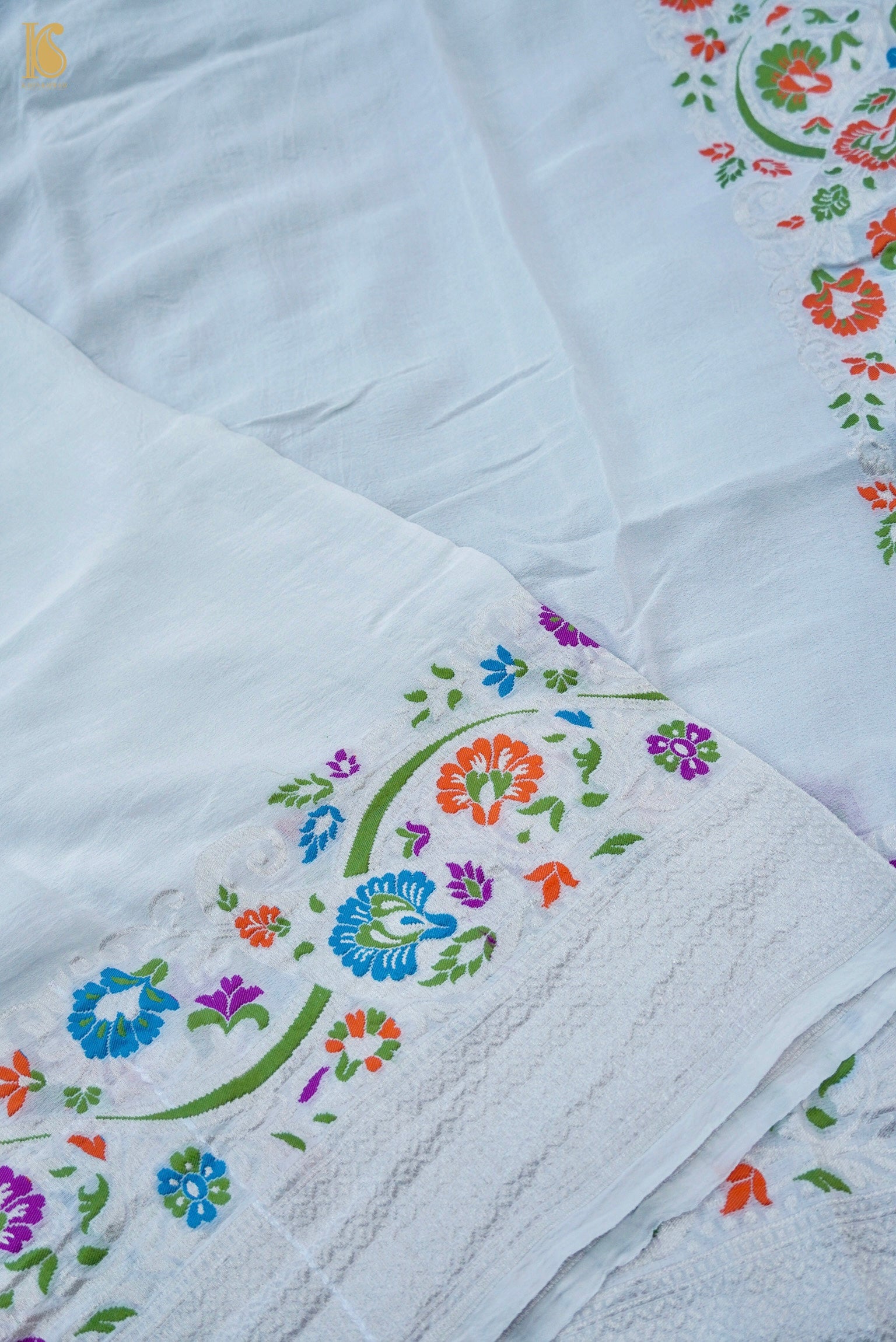 Handwoven Banarasi Georgette Dupatta with Floral Meenakari