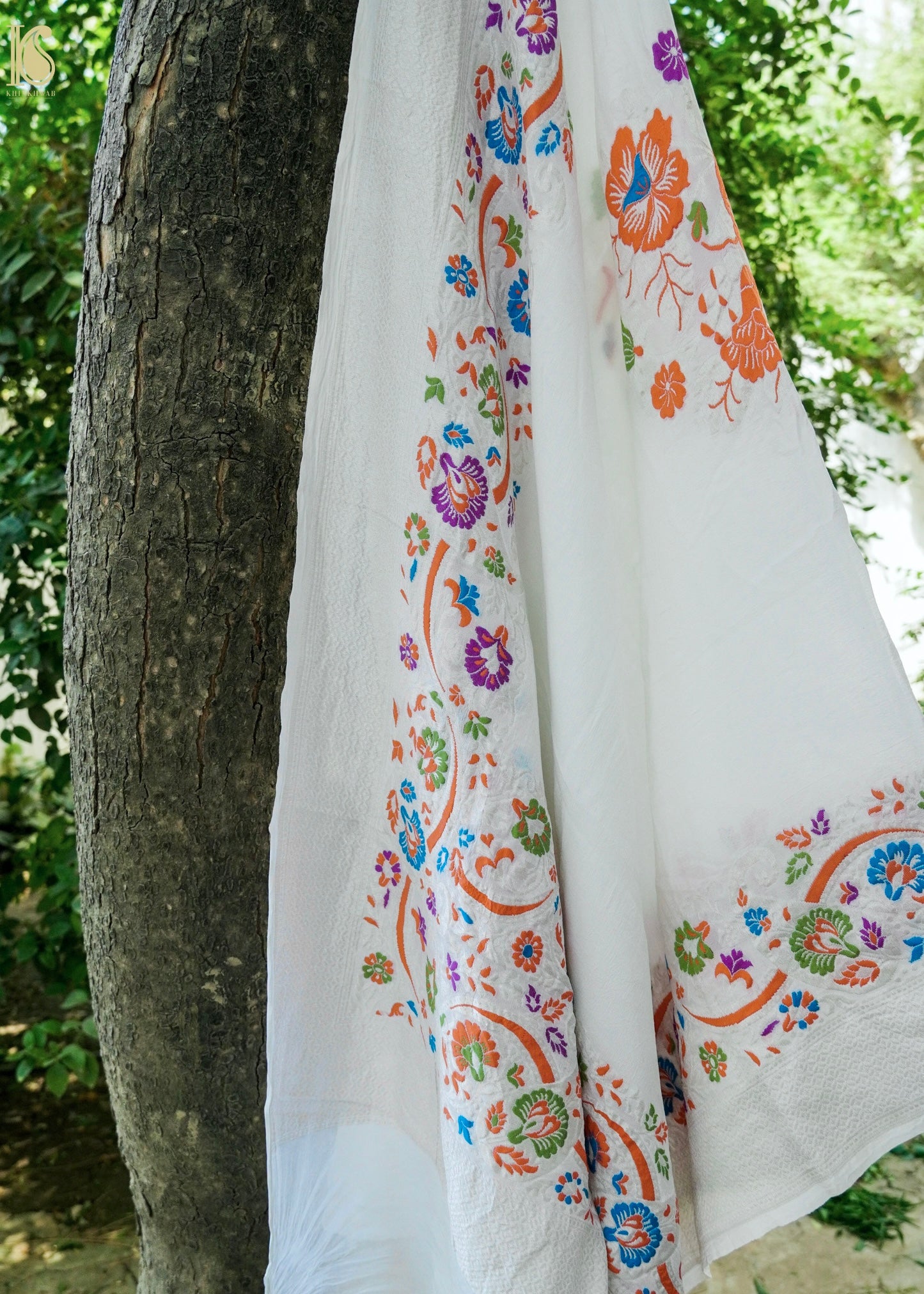 Handwoven Banarasi Georgette Dupatta with Floral Meenakari