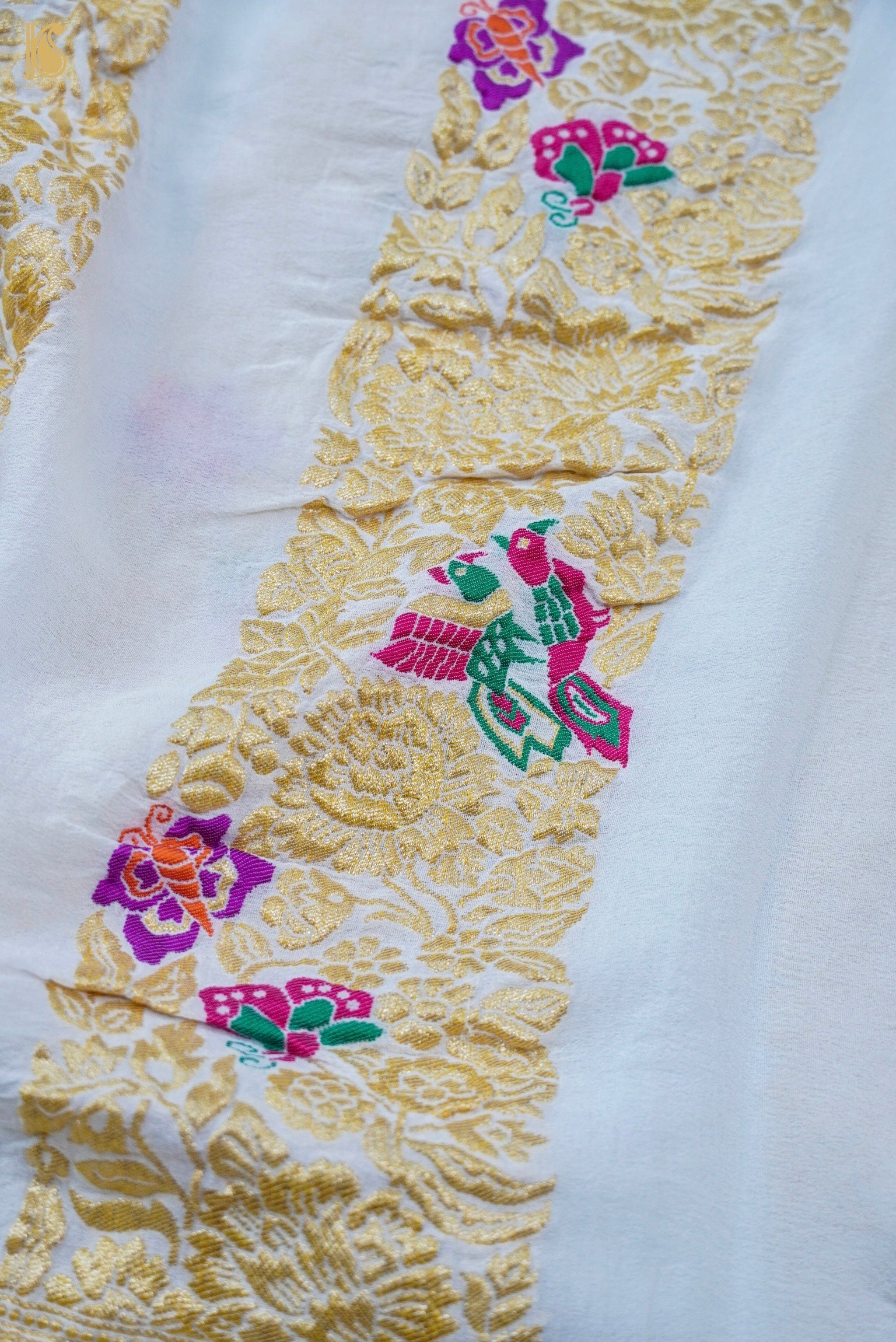 Handwoven Banarasi Georgette Dupatta with Floral Meenakari