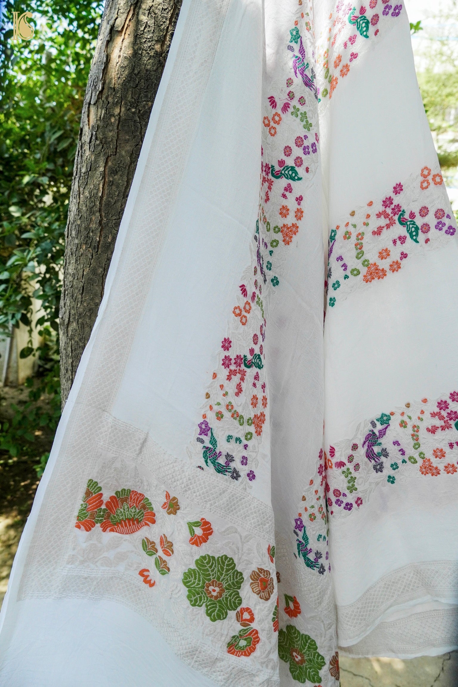 Handwoven Banarasi Georgette Dupatta with Floral Stripes