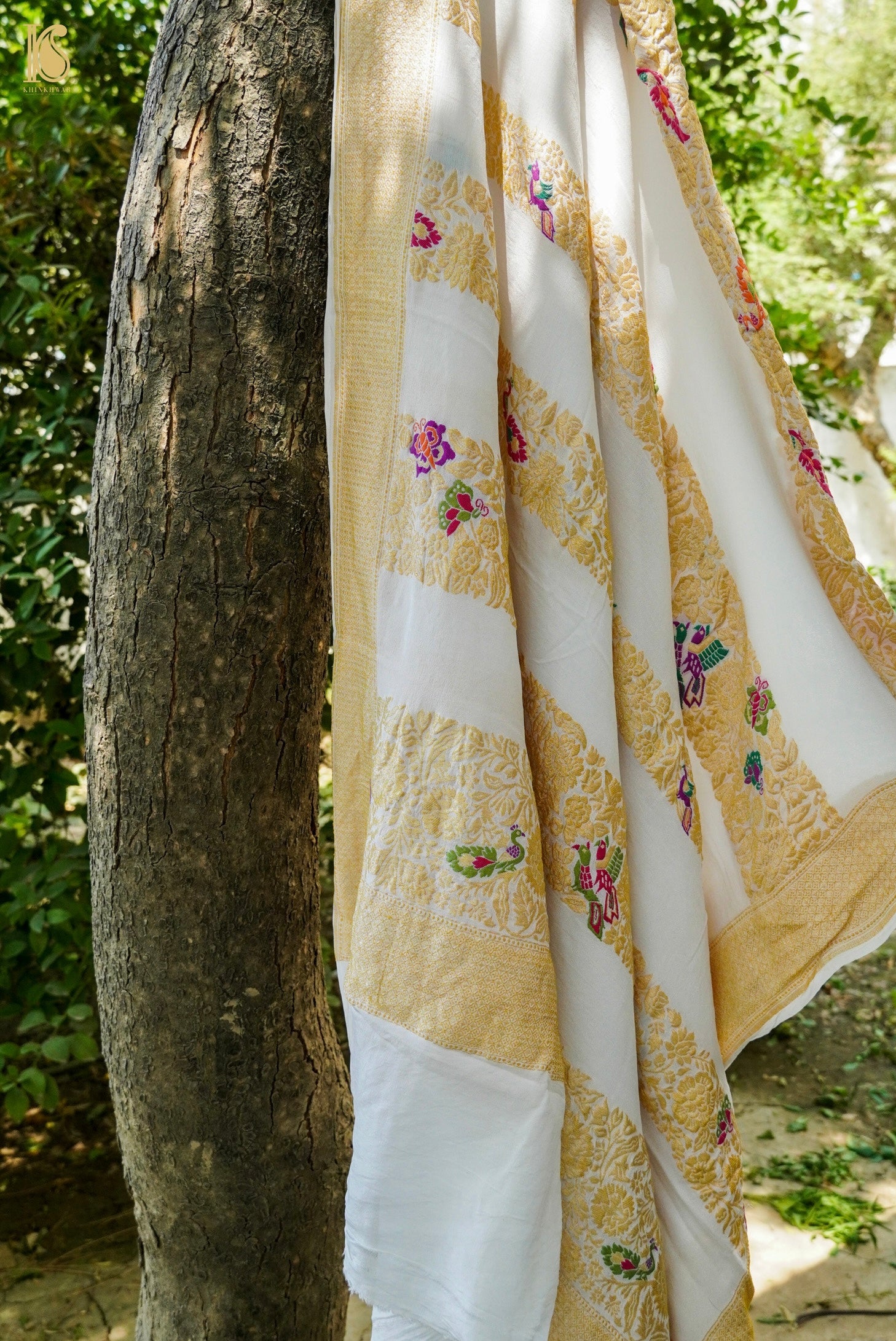 Handwoven Banarasi Georgette Dupatta with Floral Meenakari