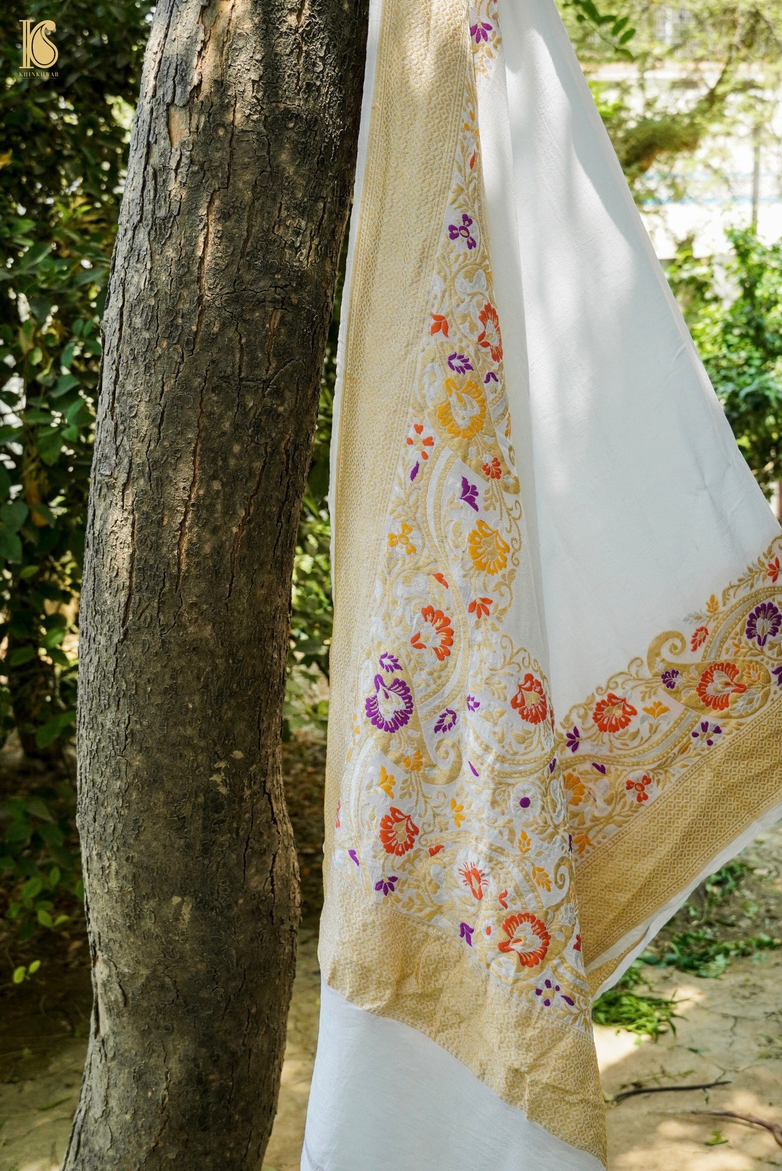 Handwoven Banarasi Georgette Dupatta with Floral Meenakari