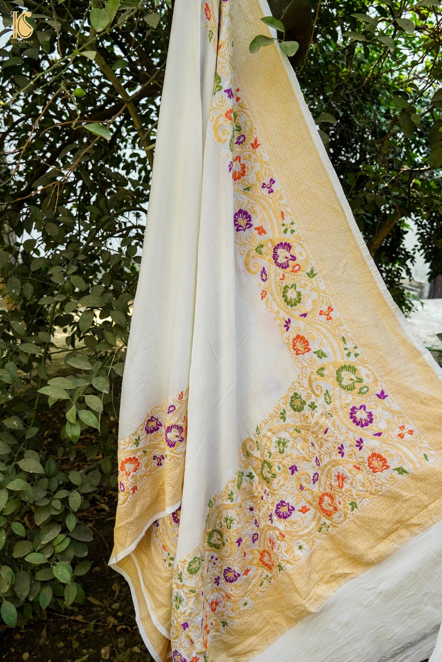 Handwoven Banarasi Georgette Dupatta with Floral Meenakari