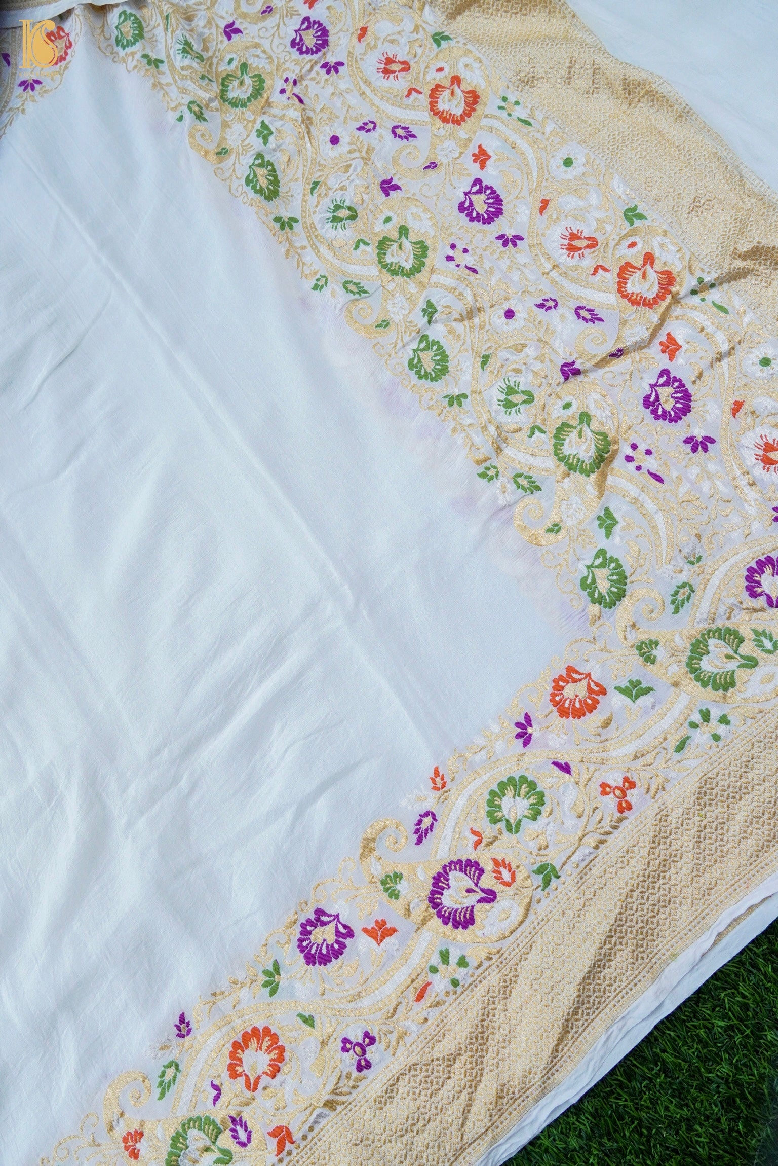 Handwoven Banarasi Georgette Dupatta with Floral Meenakari