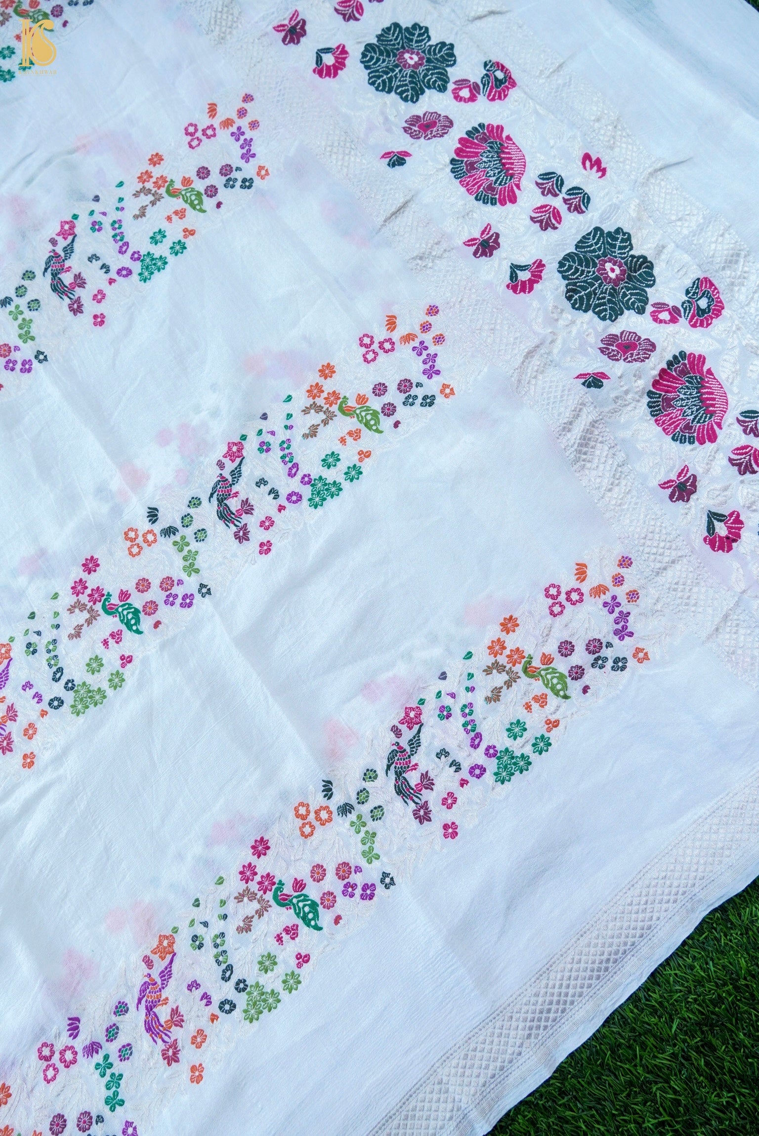 Handwoven Banarasi Georgette Dupatta with Floral Meenakari