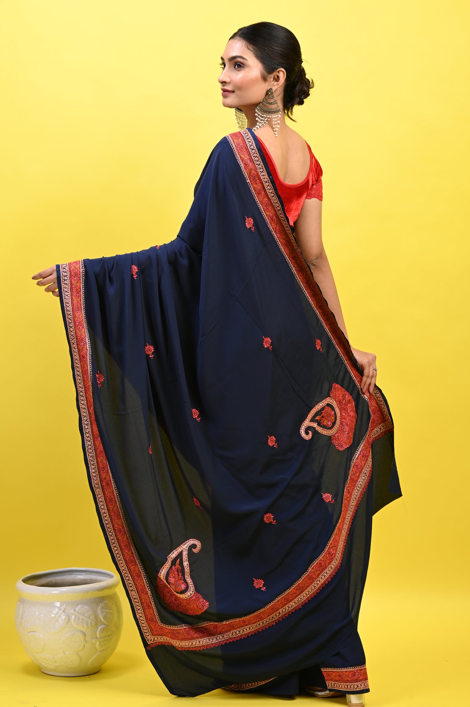 Pure Crepe Chinon Silk Sozni Work Kashmiri Saree