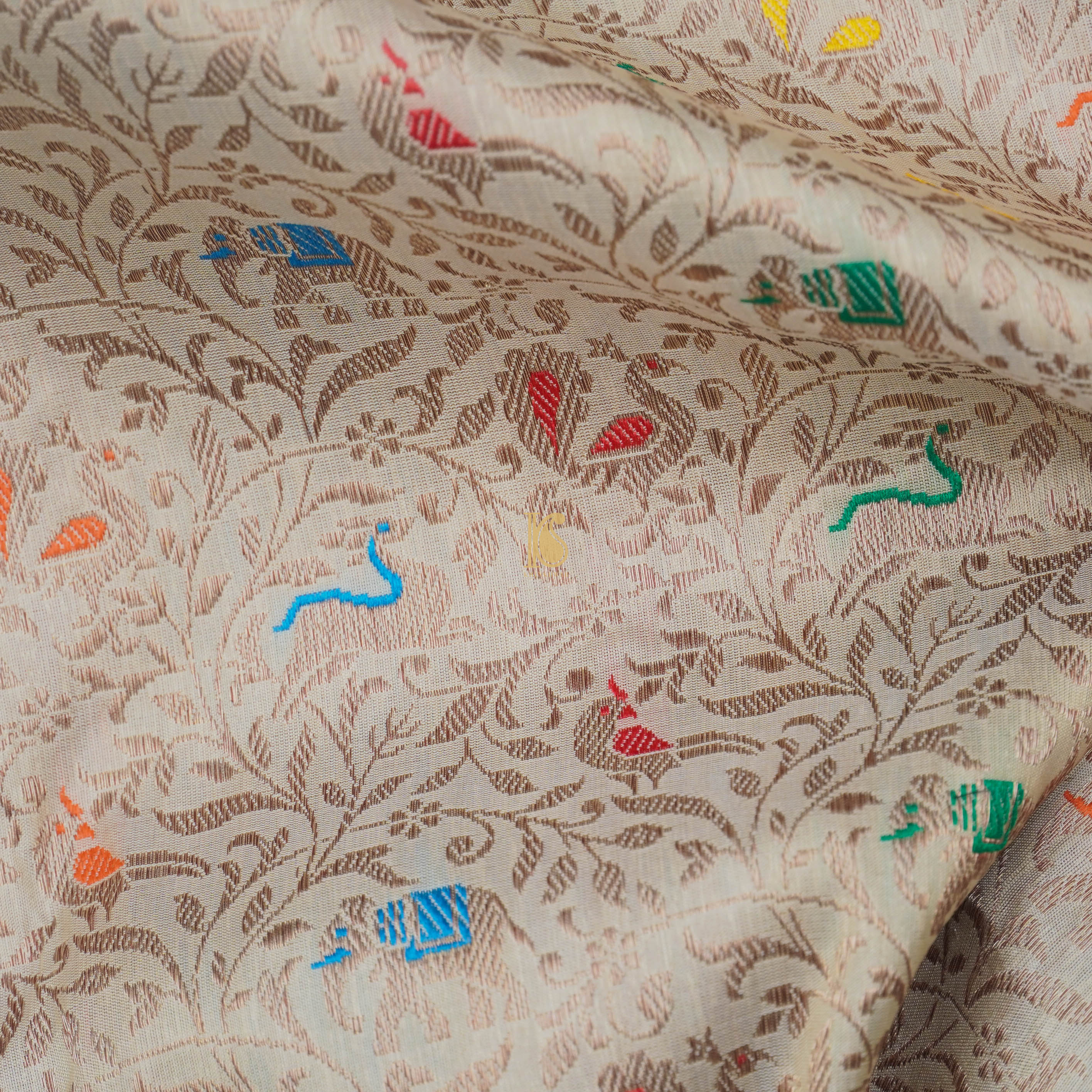 Handloom Katan Silk Off White Banarasi Shikargah Saree - Khinkhwab