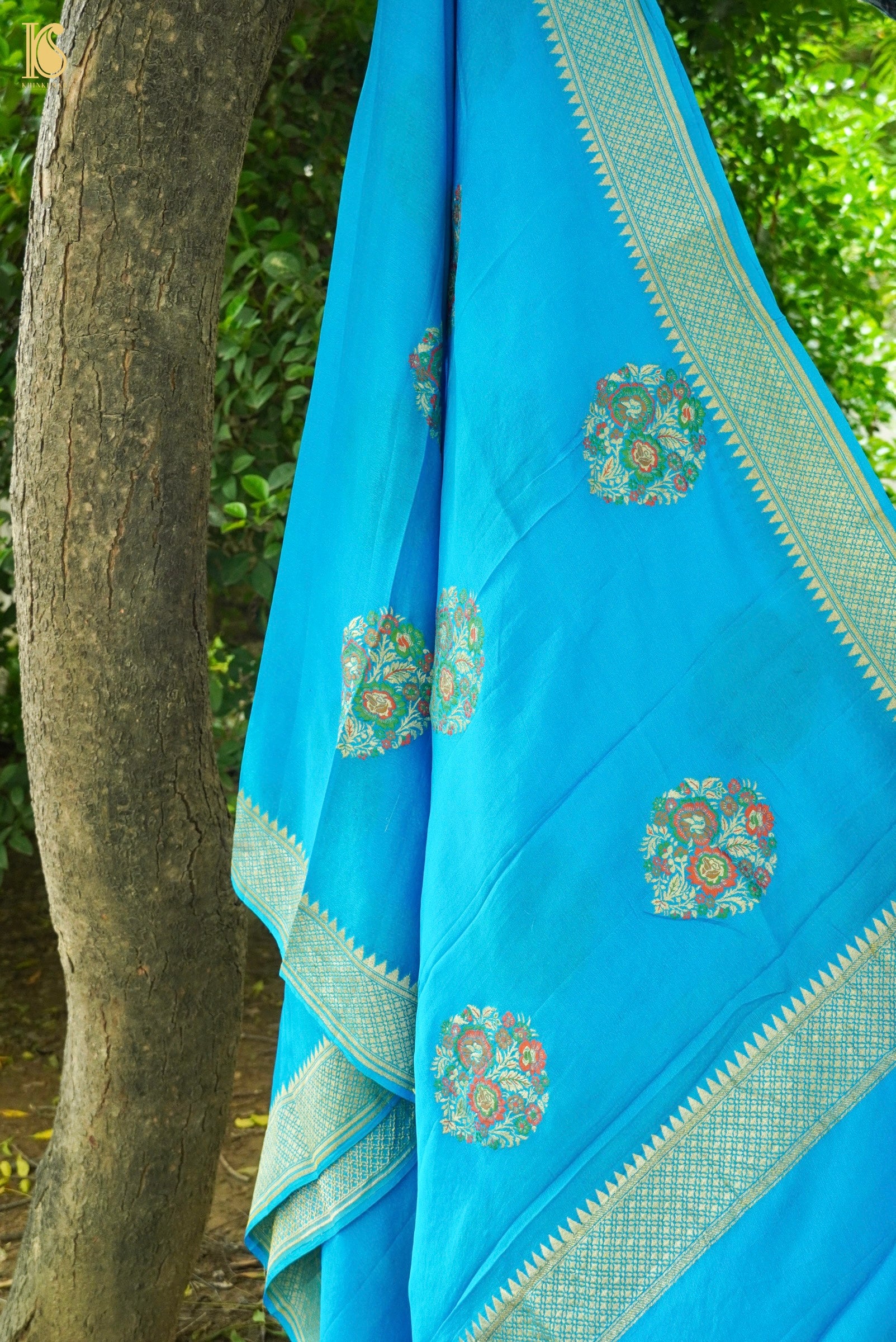 Handwoven Banarasi Georgette Dupatta with Floral Meenakari