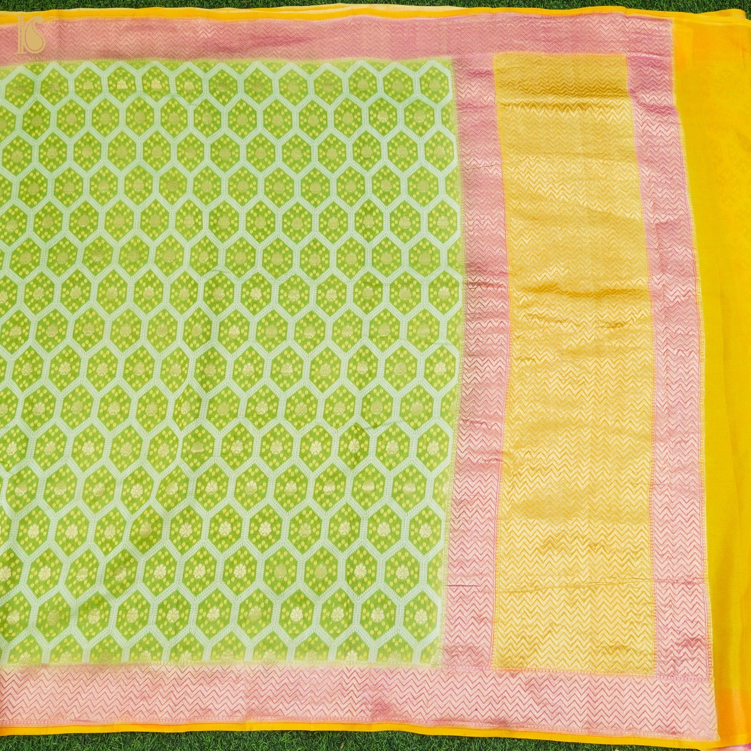 Lima Green Pure Georgette Banarasi Honeycomb Saree - Khinkhwab