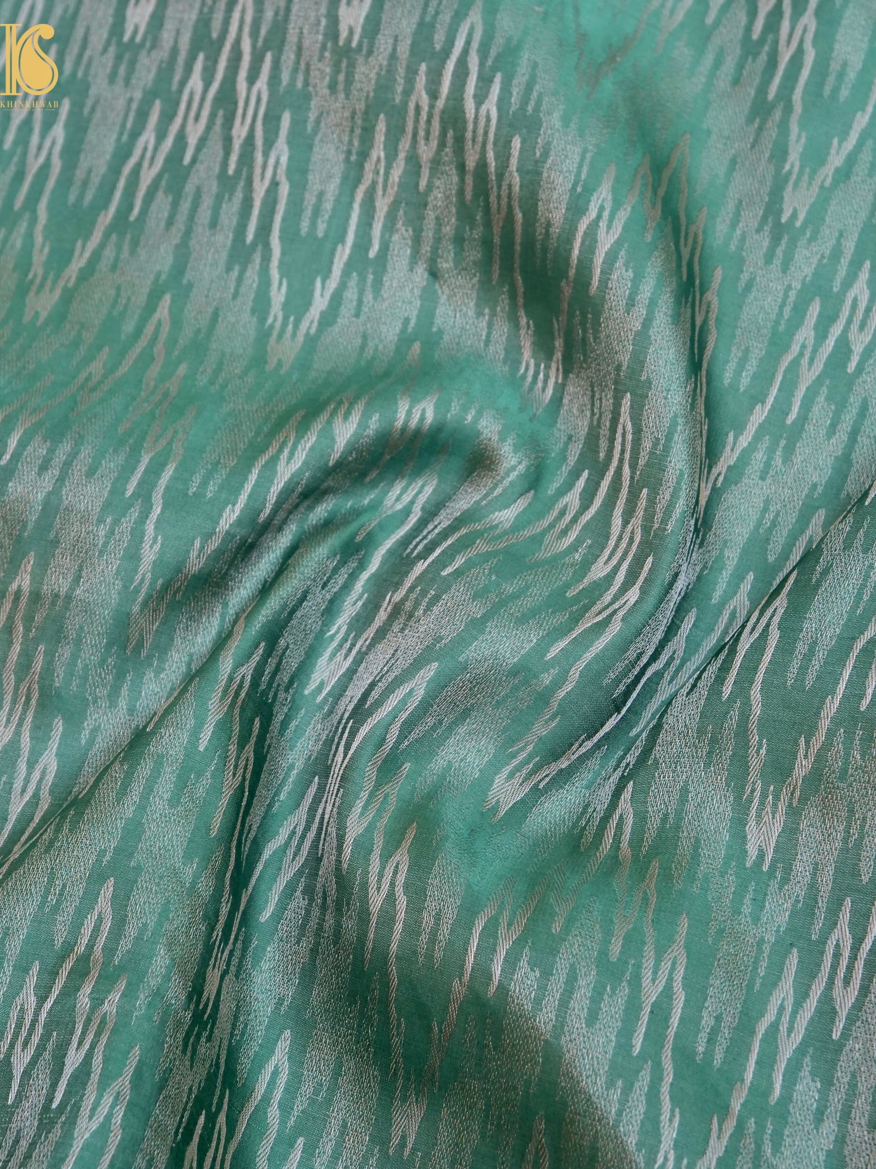 Handloom Banarasi Katan Silk Zari Tanchoi Saree