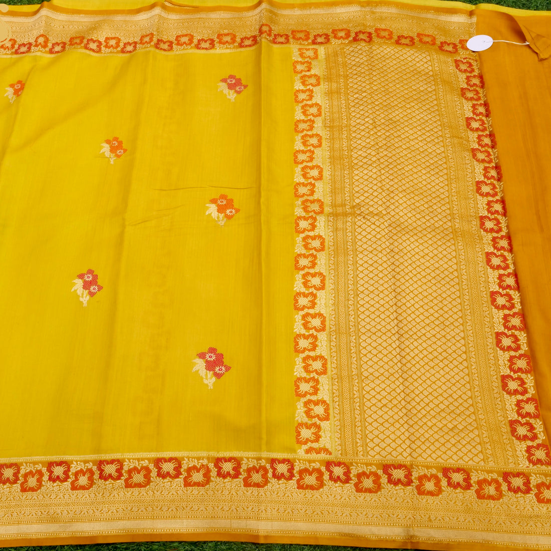 Handloom Banarasi Gajji Silk Alfi Booti Saree