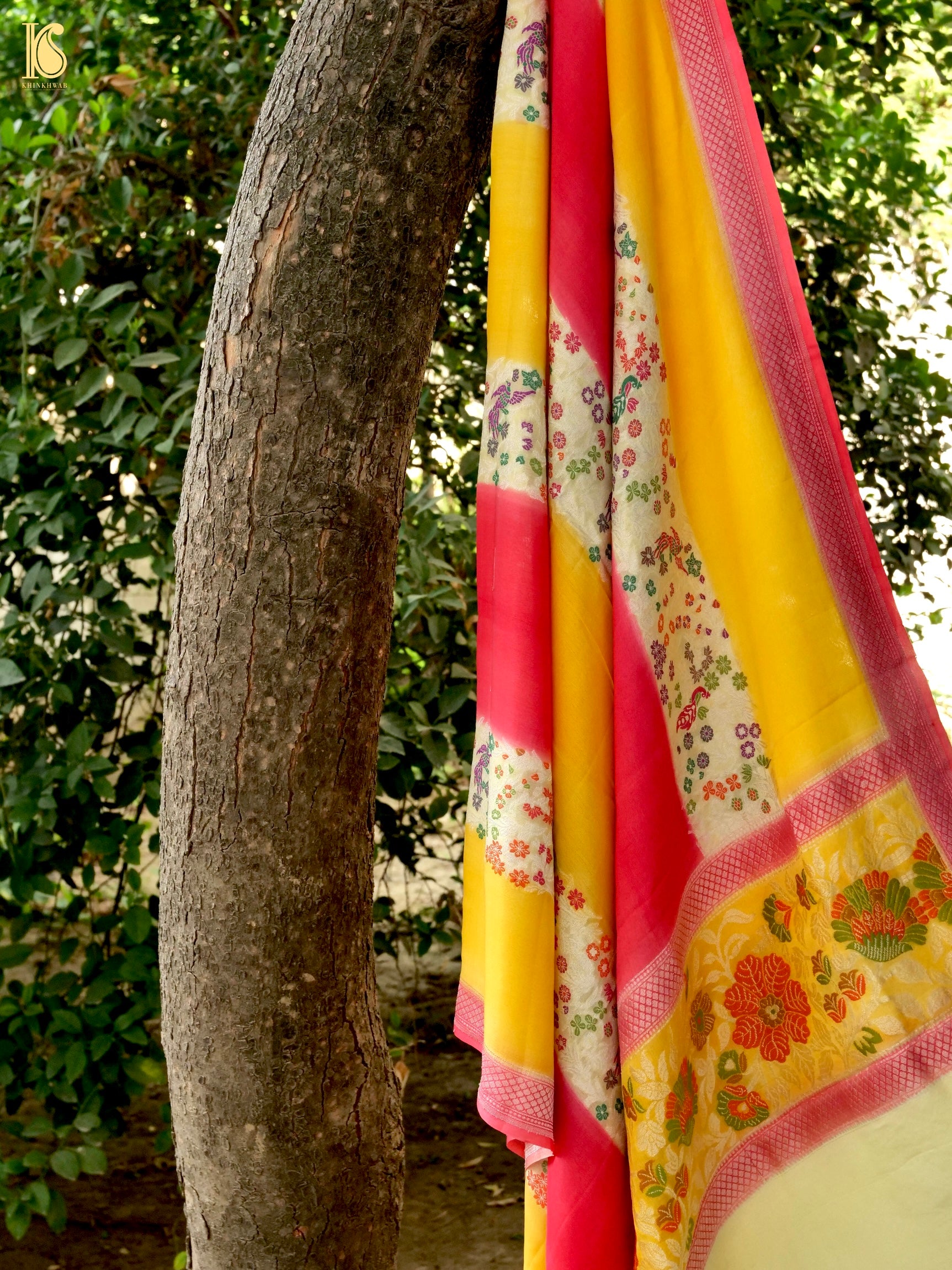 Handwoven Banarasi Georgette Dupatta with Floral Meenakari