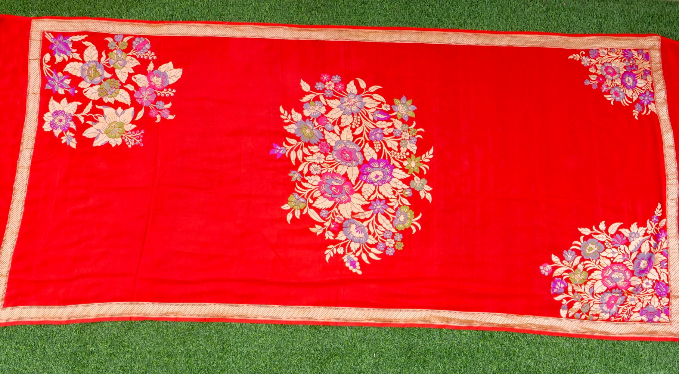 Handwoven Banarasi Georgette Dupatta with Floral Meenakari