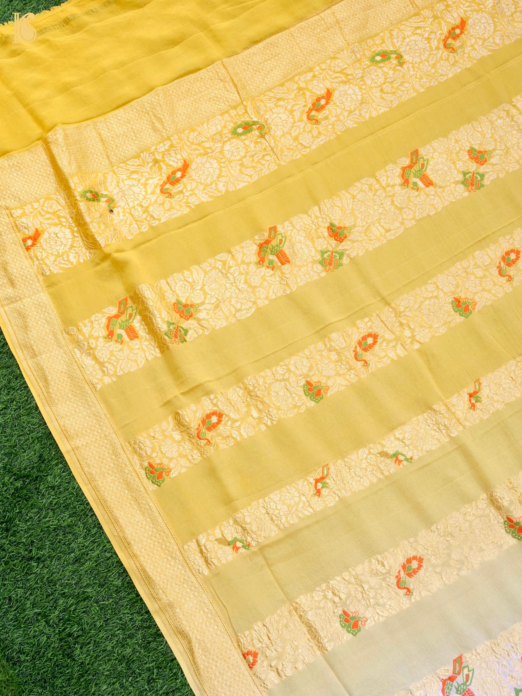 Handwoven Banarasi Georgette Dupatta with Floral Meenakari