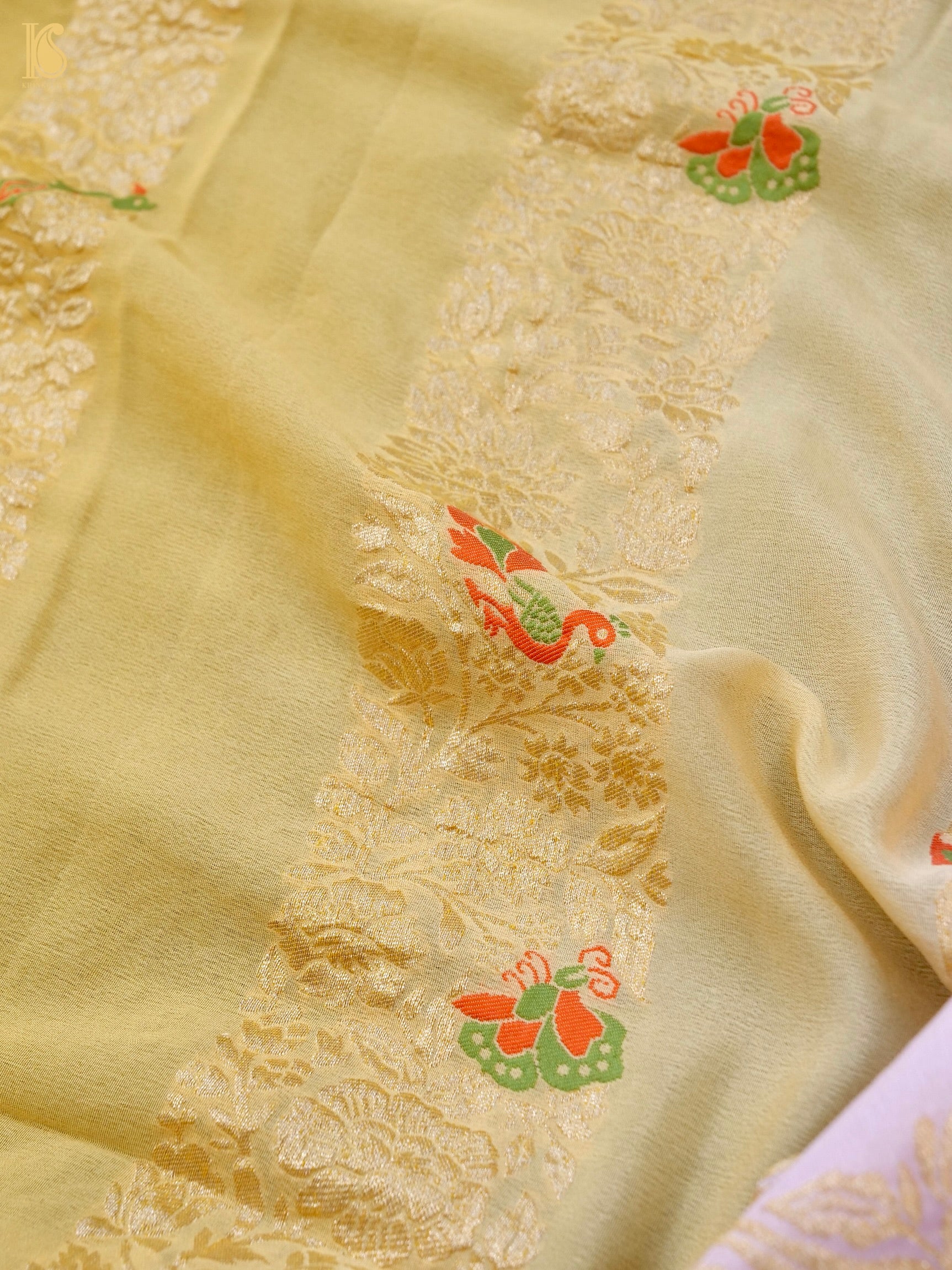 Handwoven Banarasi Georgette Dupatta with Floral Meenakari