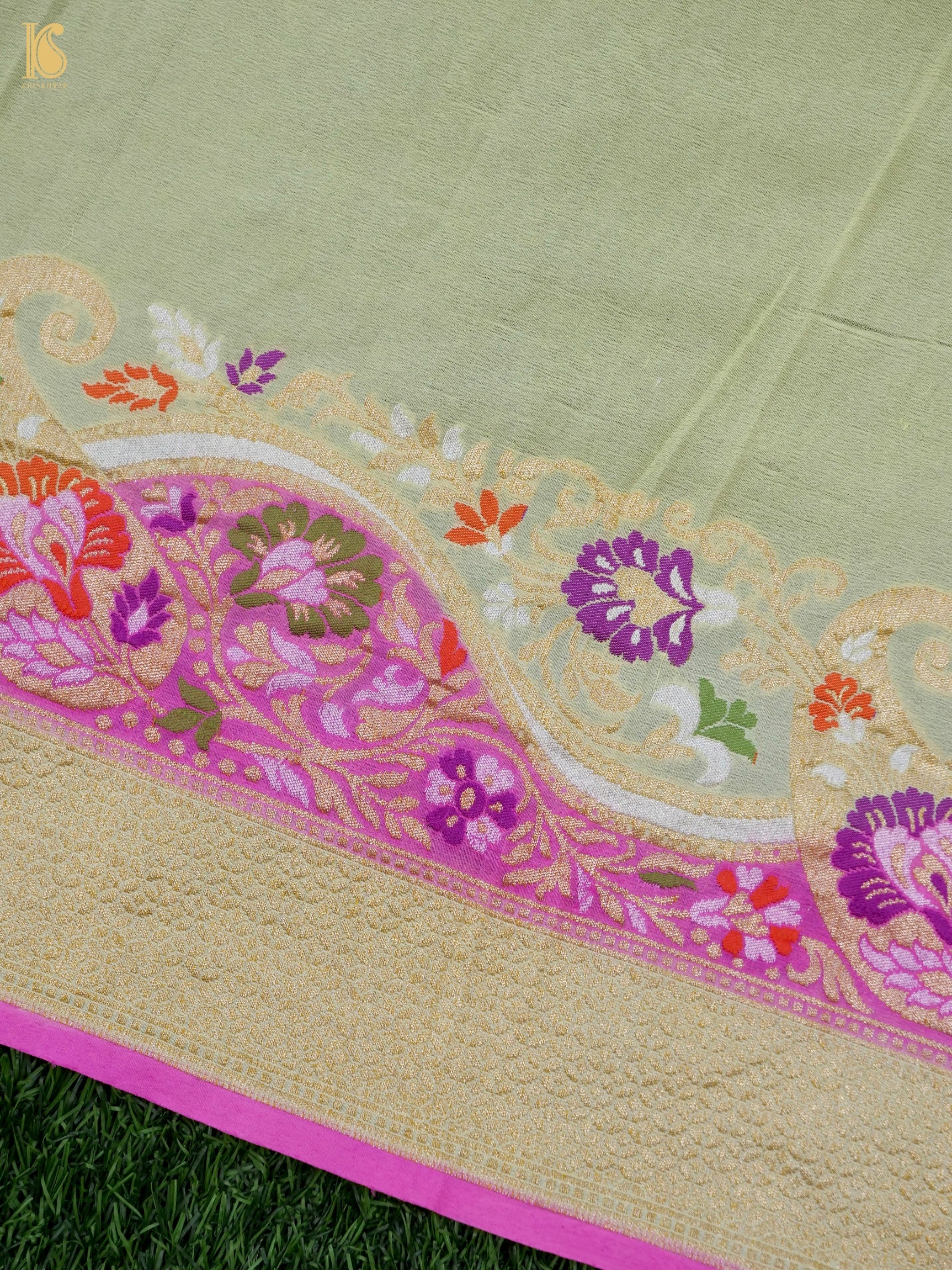 Handwoven Banarasi Georgette Dupatta with Floral Meenakari