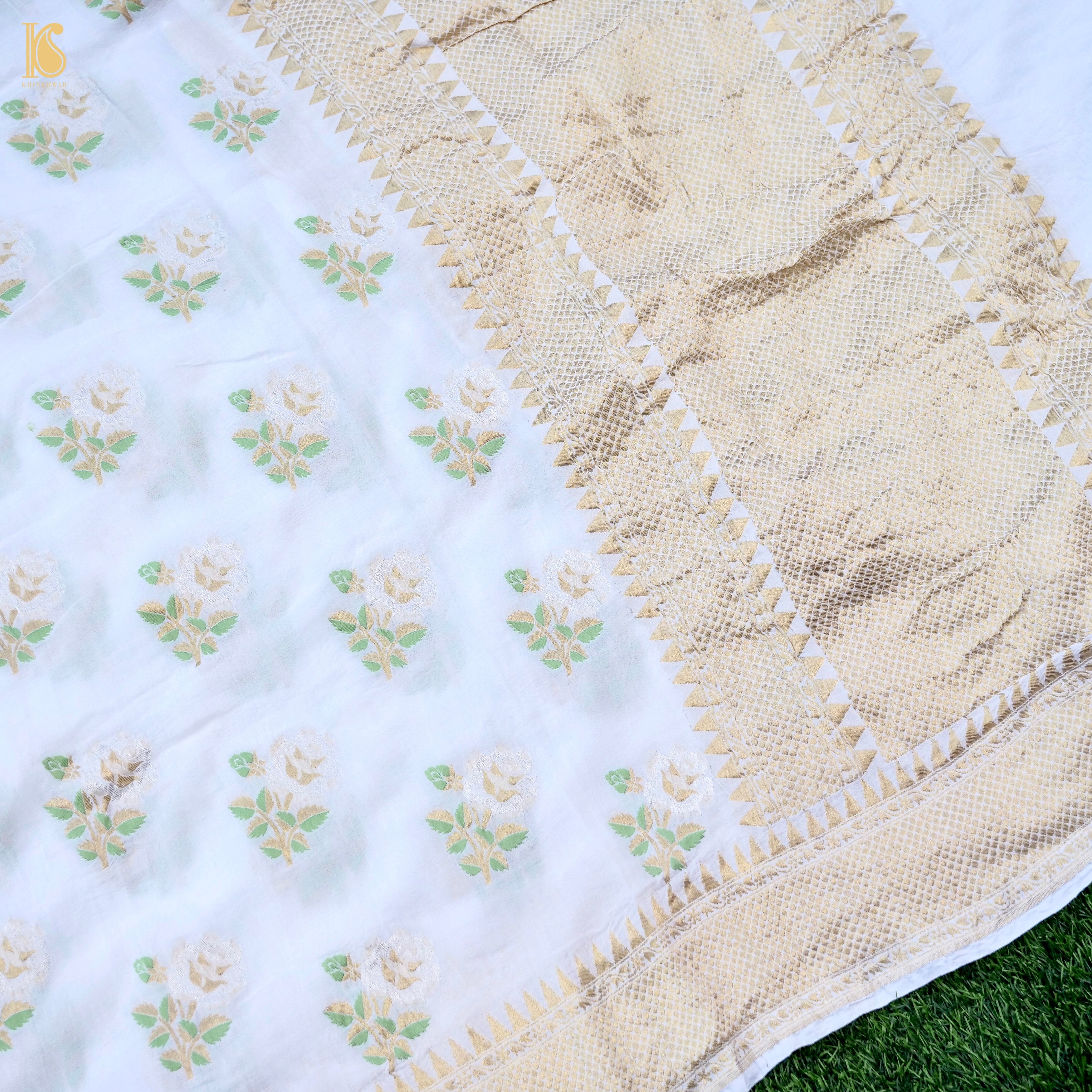 Dyeable Pure Georgette Banarasi Rose Boota Saree