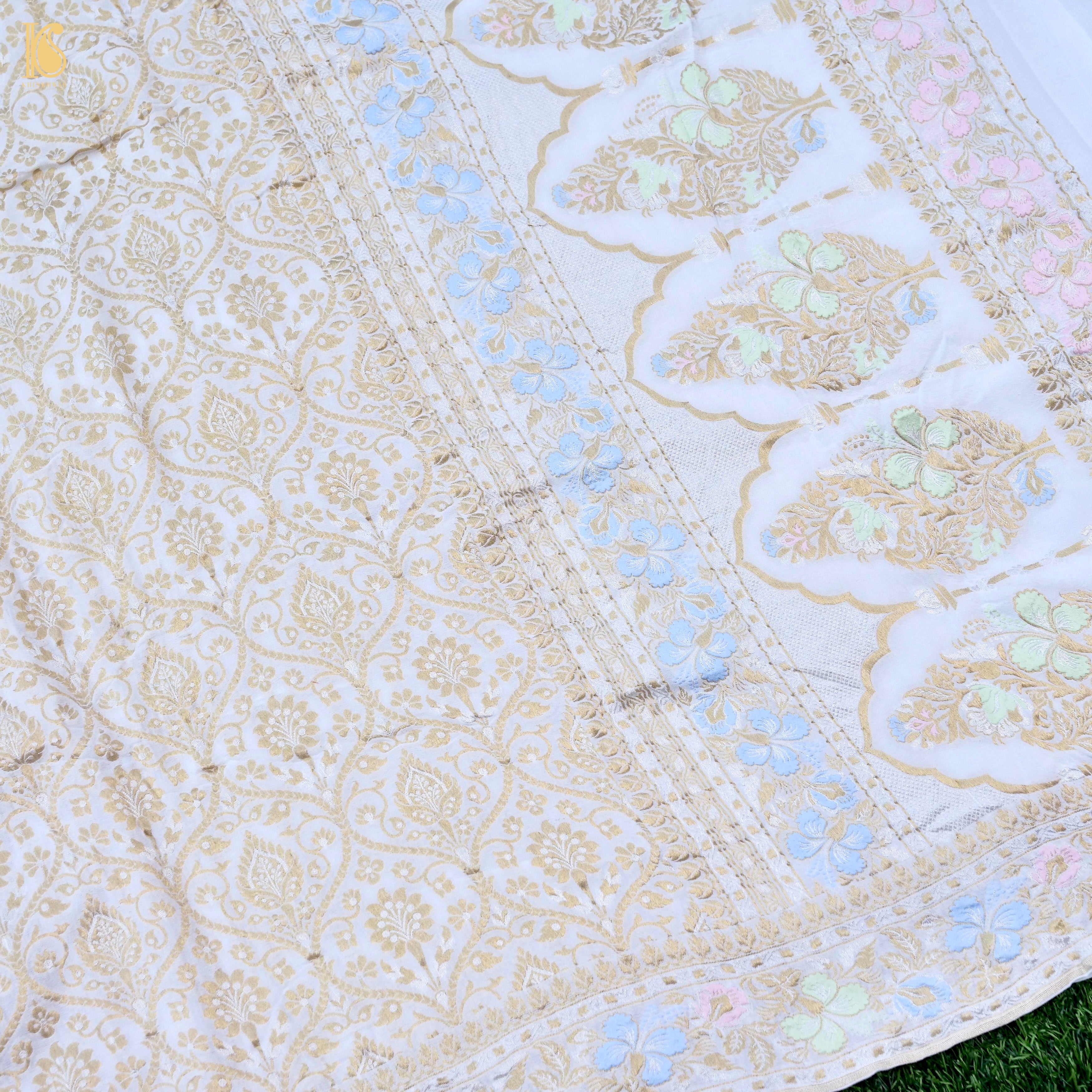 Dyeable Pure Georgette Banarasi Dahlia Border Saree